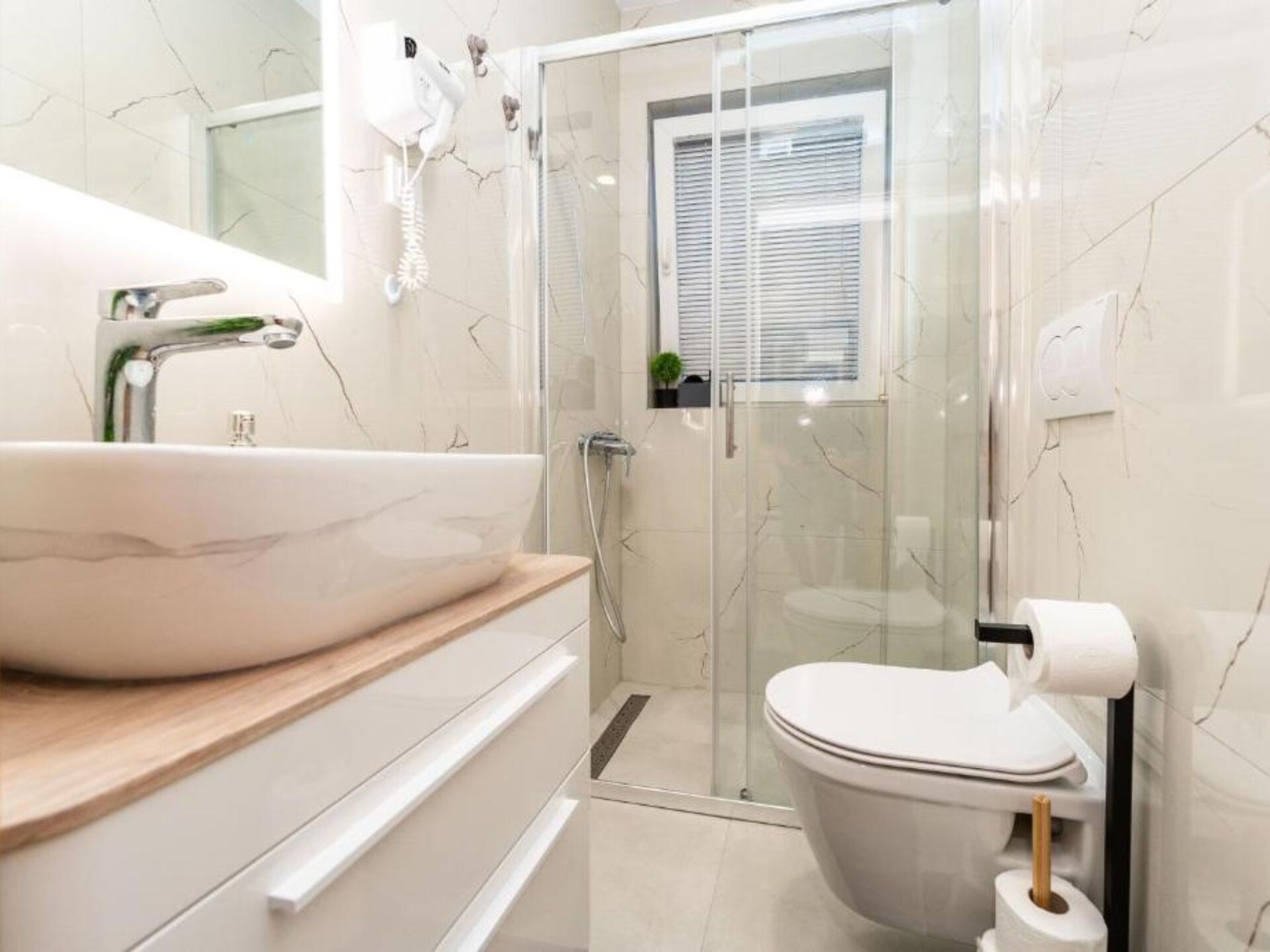 Bračić Premium Apartments with Outdoor Pool and Sauna - Quadruple Room - foto 11