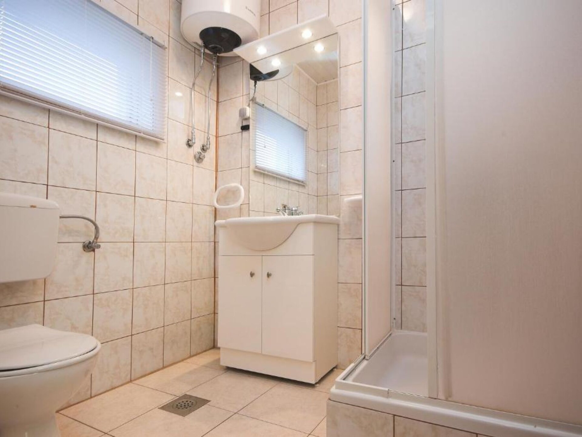 Bračić Premium Apartments with Outdoor Pool and Sauna - Obe Bedroom Apartment with Balcony - foto 6