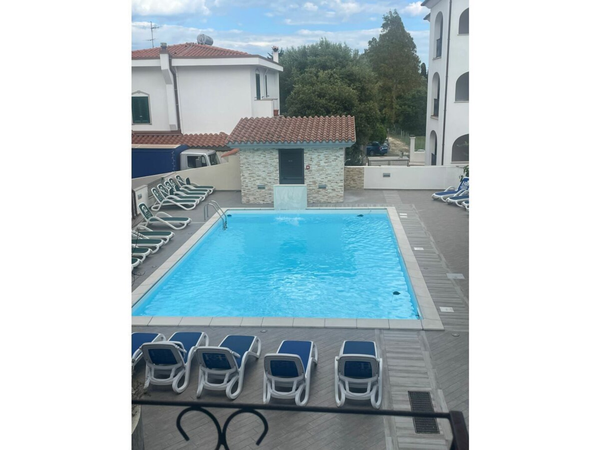 808357 - foto 1