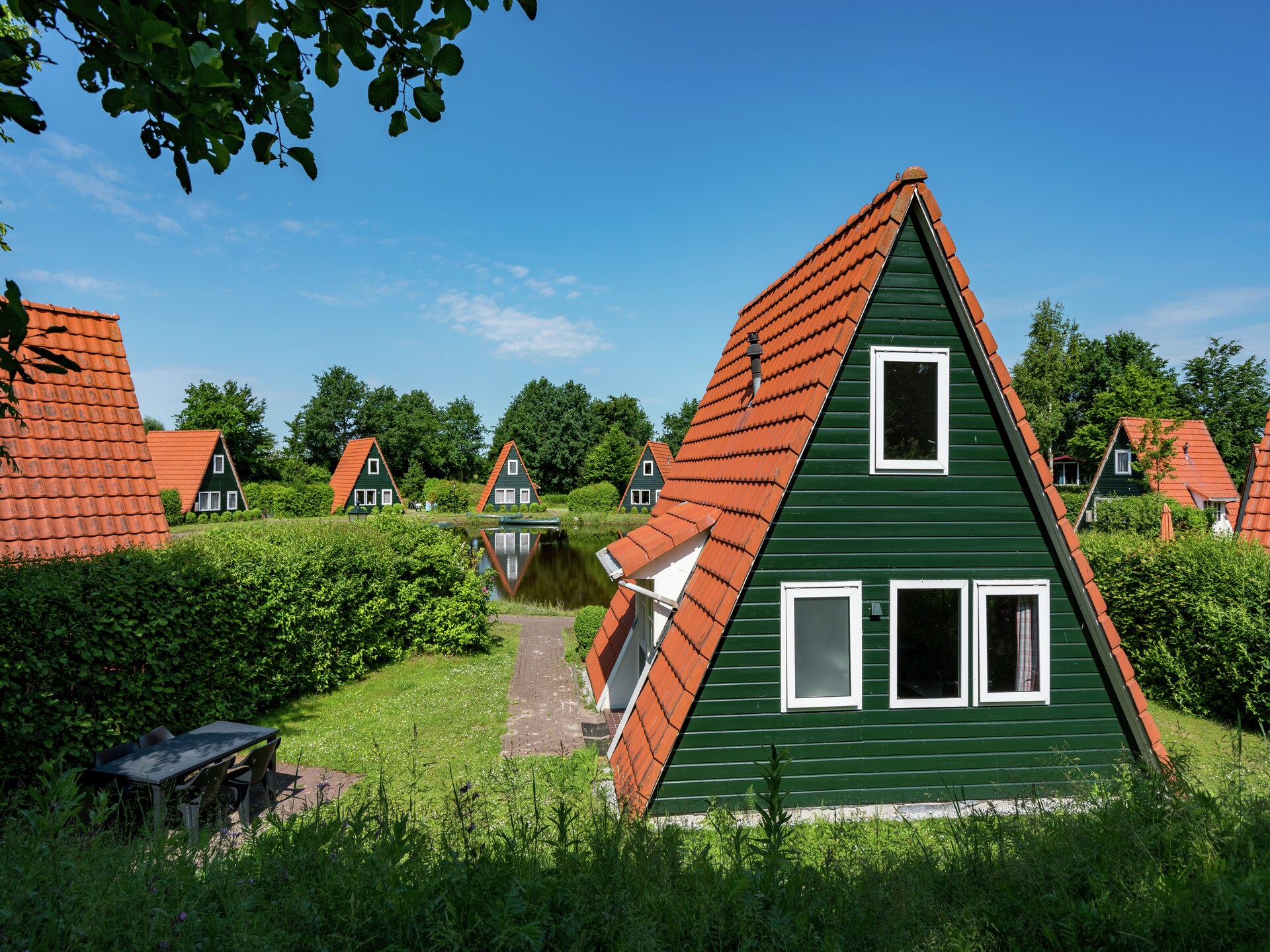 Vrijstaand vakantiehuis aan visvijver in pittoresk vissersdorpje bij Bant - foto 11