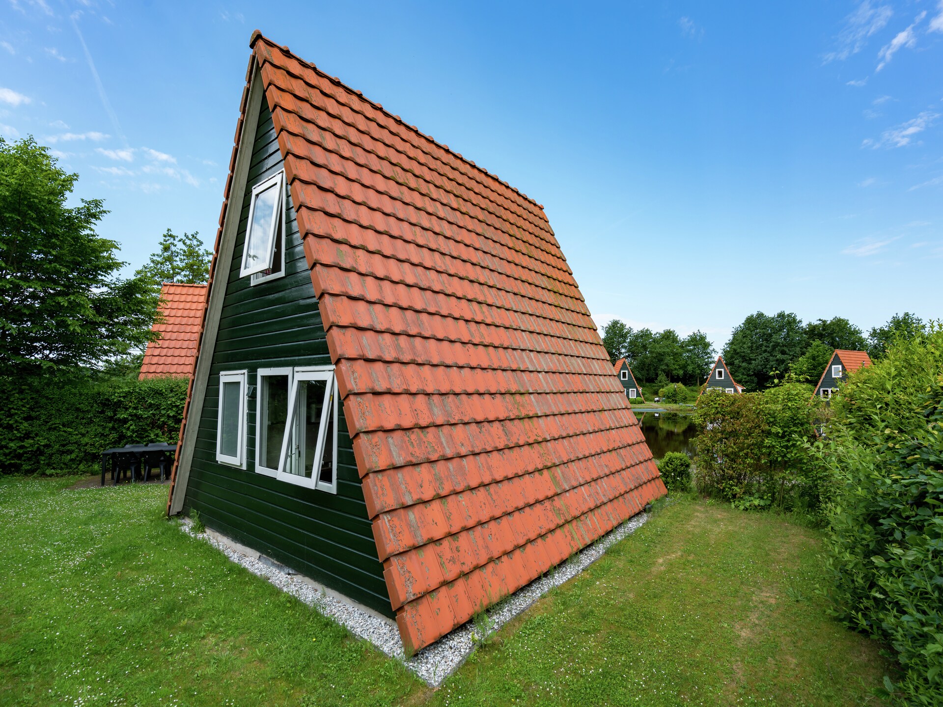 Vrijstaand vakantiehuis aan visvijver in pittoresk vissersdorpje bij Bant - foto 12