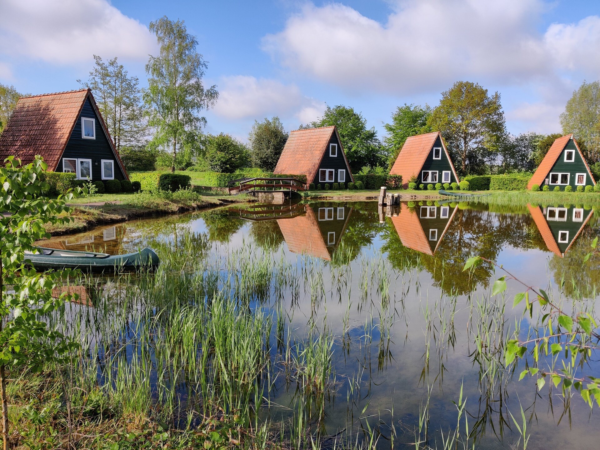 Vrijstaand vakantiehuis aan visvijver in pittoresk vissersdorpje bij Bant - foto 21