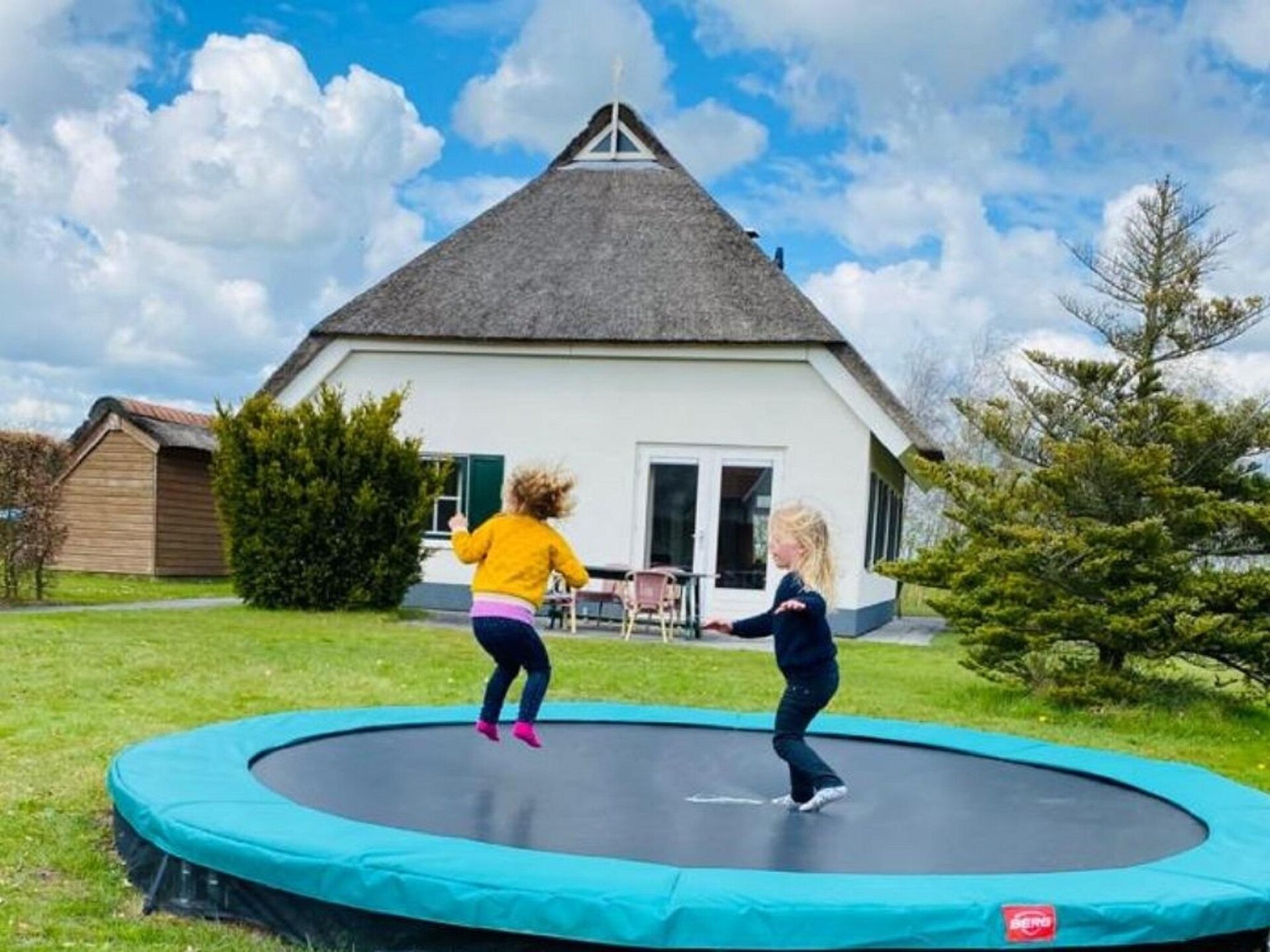Luxe vrijstaande boerderij aan water met tuin van 1000 m² - foto 18