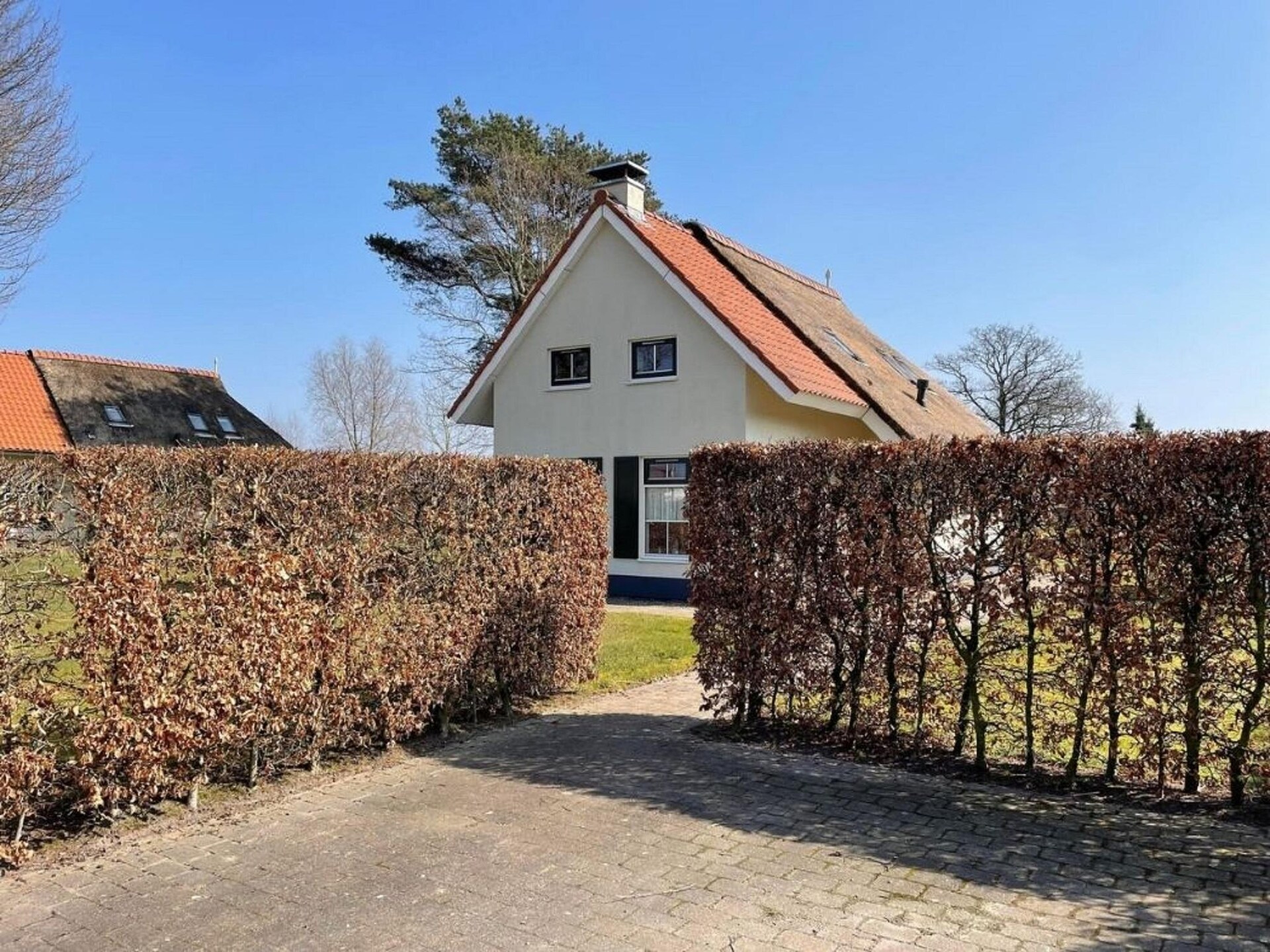 Luxe vrijstaande boerderij aan water met tuin van 1000 m² - foto 16