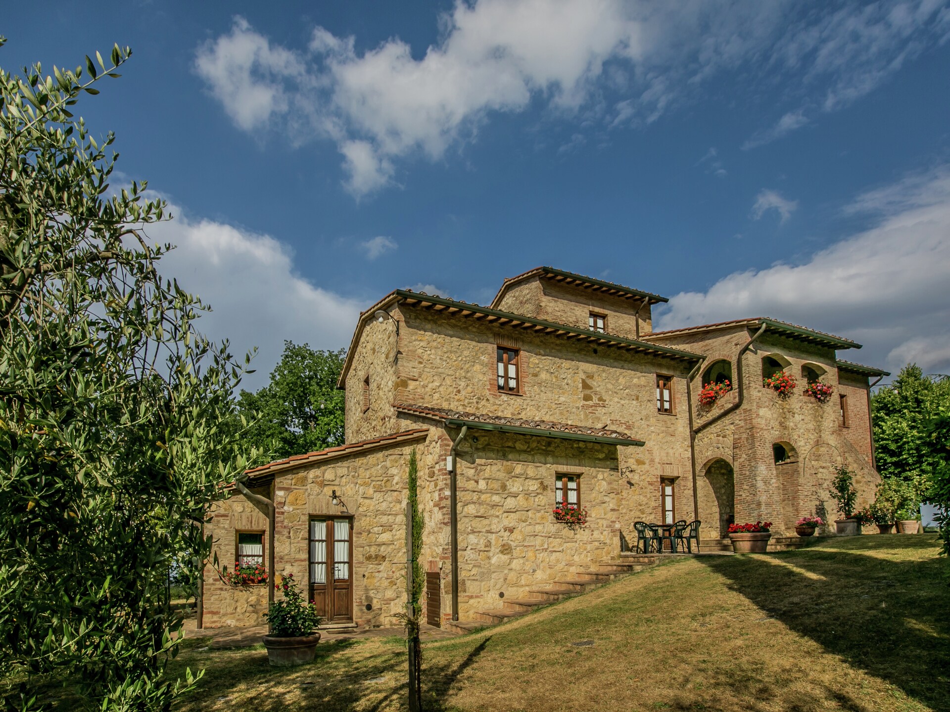 Authentieke Toscaanse boerderij met zwembad en uitzicht bij Montepulciano - foto 1