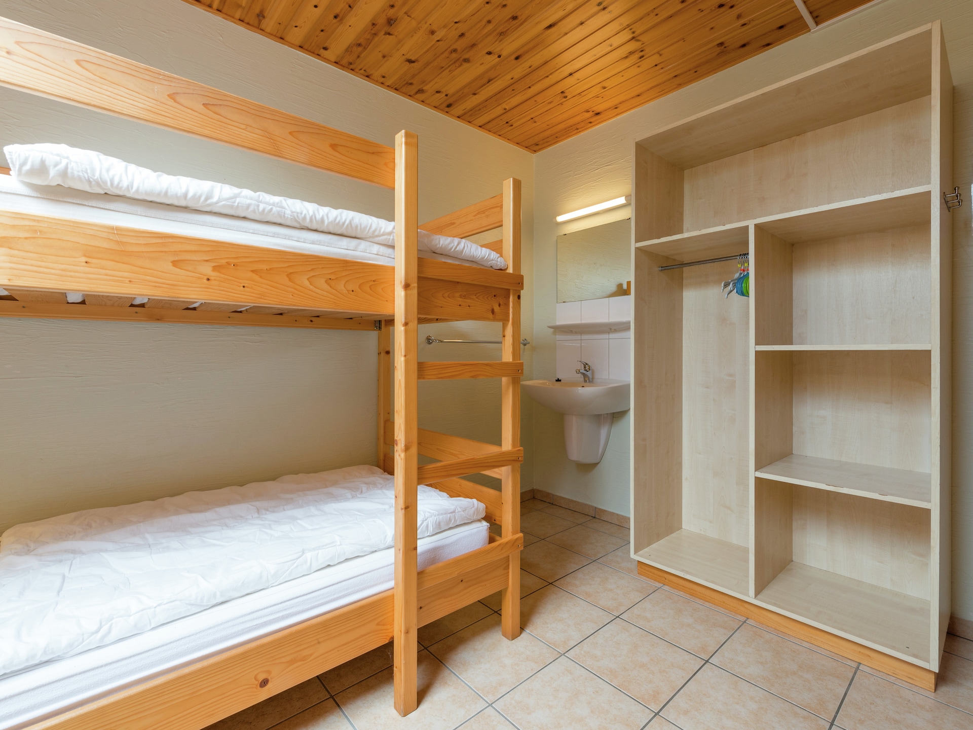 Op 1,0 km van het meer: ruim 24-persoons vakantiehuis in Waimes - Robertville - foto 26