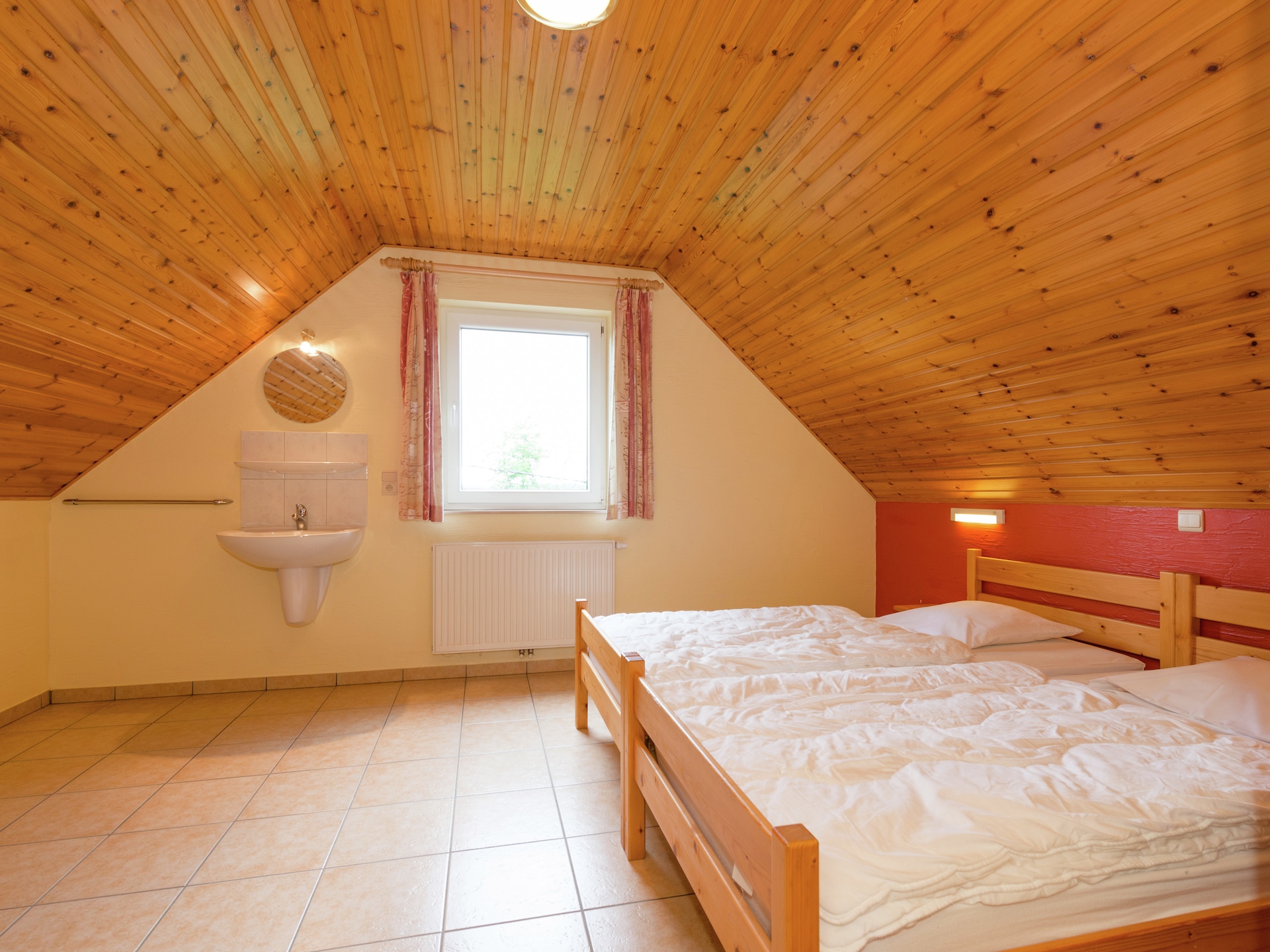 Op 1,0 km van het meer: ruim 24-persoons vakantiehuis in Waimes - Robertville - foto 3
