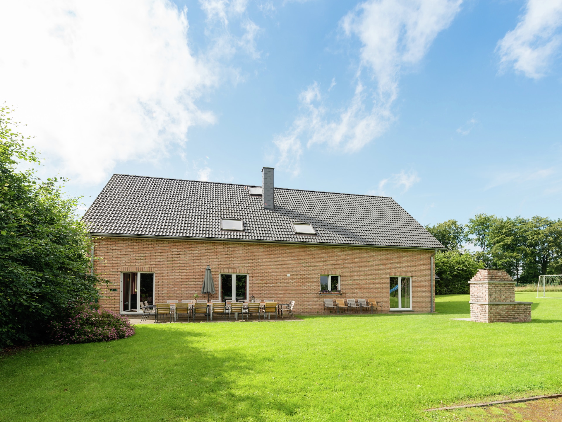 Op 1,0 km van het meer: ruim 24-persoons vakantiehuis in Waimes - Robertville - foto 8