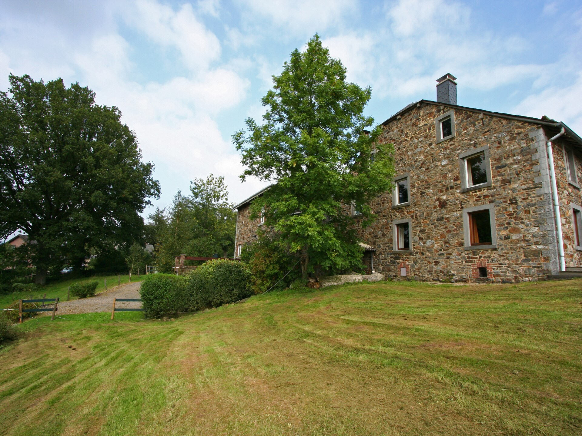 Gerenoveerd 18e-eeuws landhuis met privétuin in Stoumont - foto 8