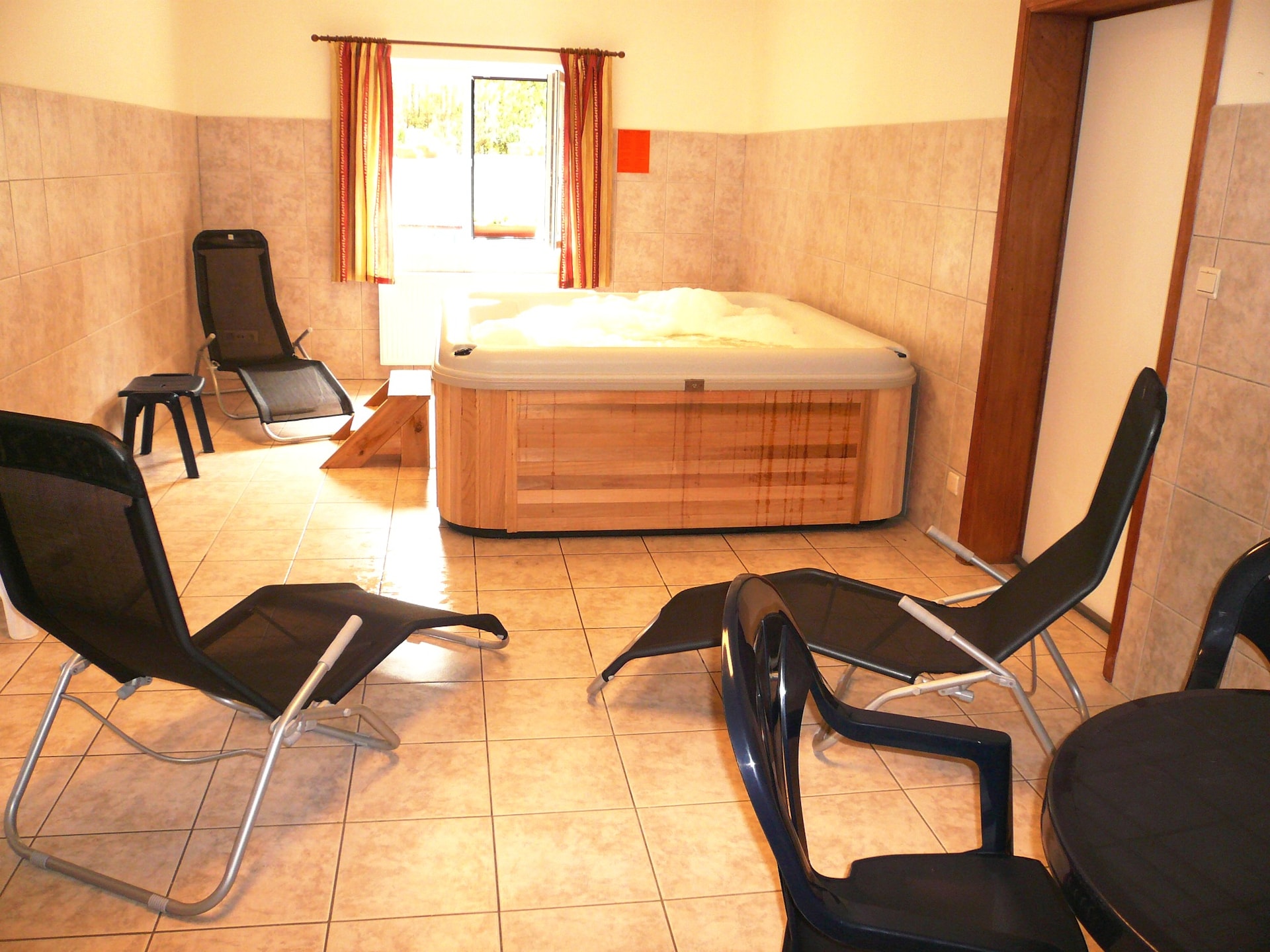 Vlakbij centrum Waimes: 28-persoons vakantiehuis met wellness - foto 33