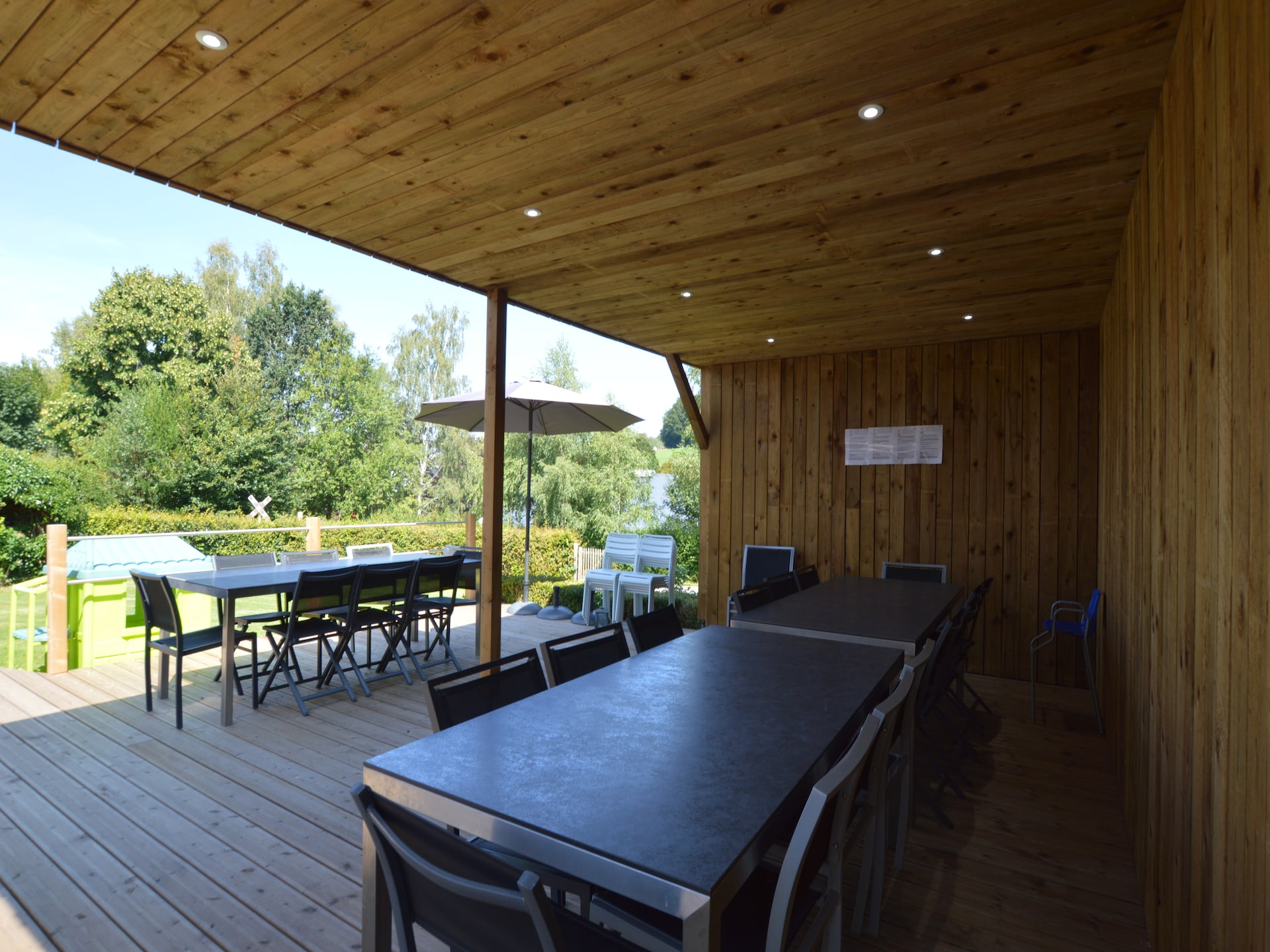 Vlakbij centrum Waimes: 28-persoons vakantiehuis met wellness - foto 1