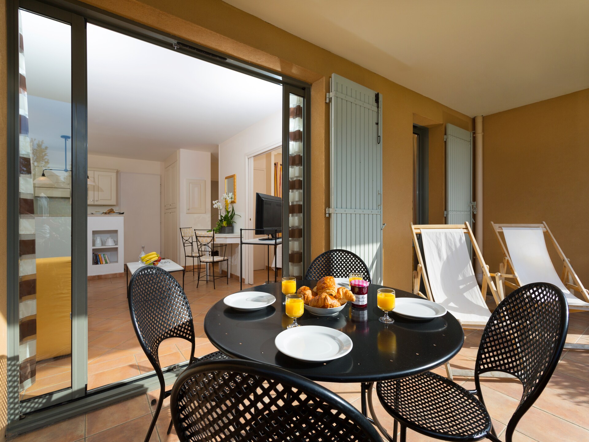 Zonovergoten appartement voor 6 in Saumane de Vaucluse met zwembad - foto 2