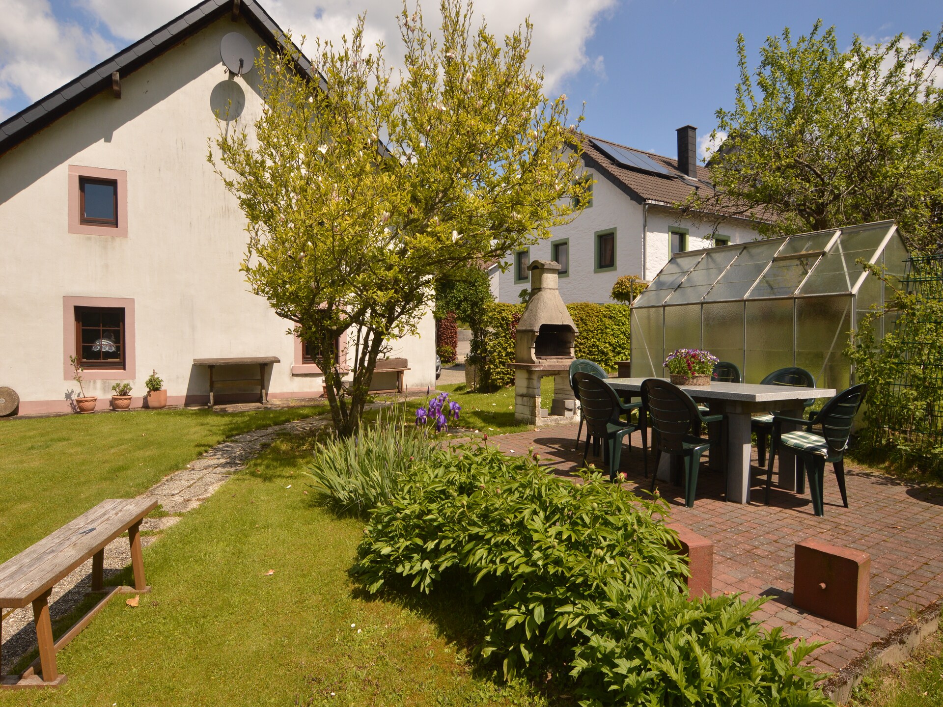 Vakantiehuis Am Burggarten in Bütgenbach: sauna, tuin en dichtbij het meer - foto 32