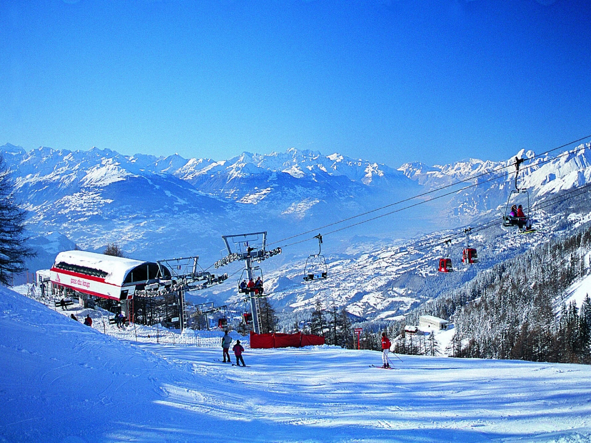 Chalet Le Chaînon: Ruim chalet voor 10 in de bossen bij Crans-Montana - foto 29