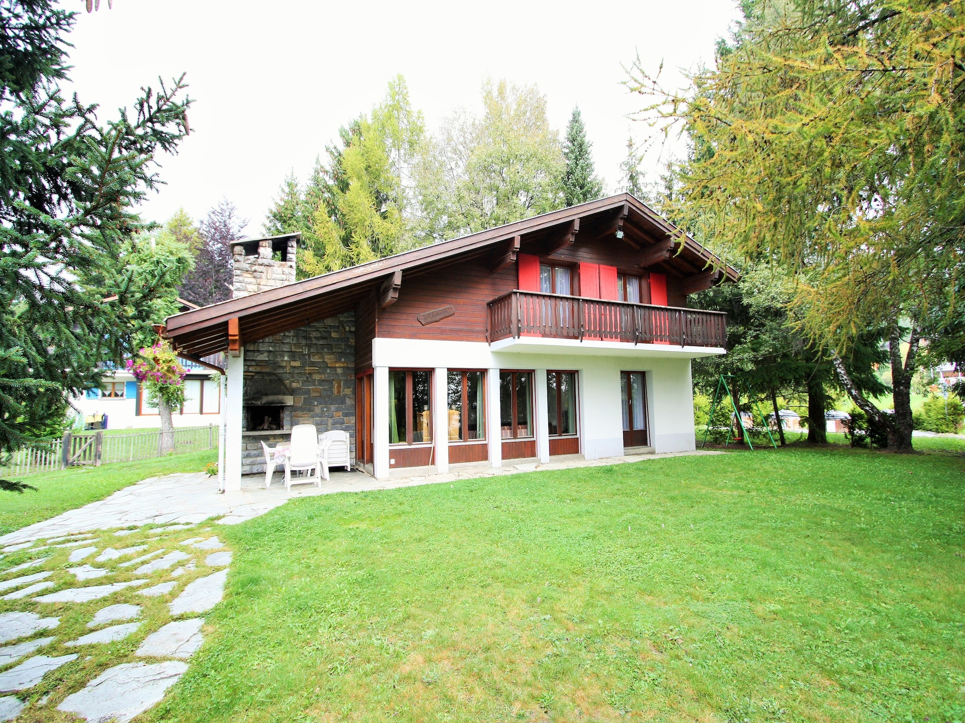 Chalet Le Chaînon: Ruim chalet voor 10 in de bossen bij Crans-Montana - foto 1