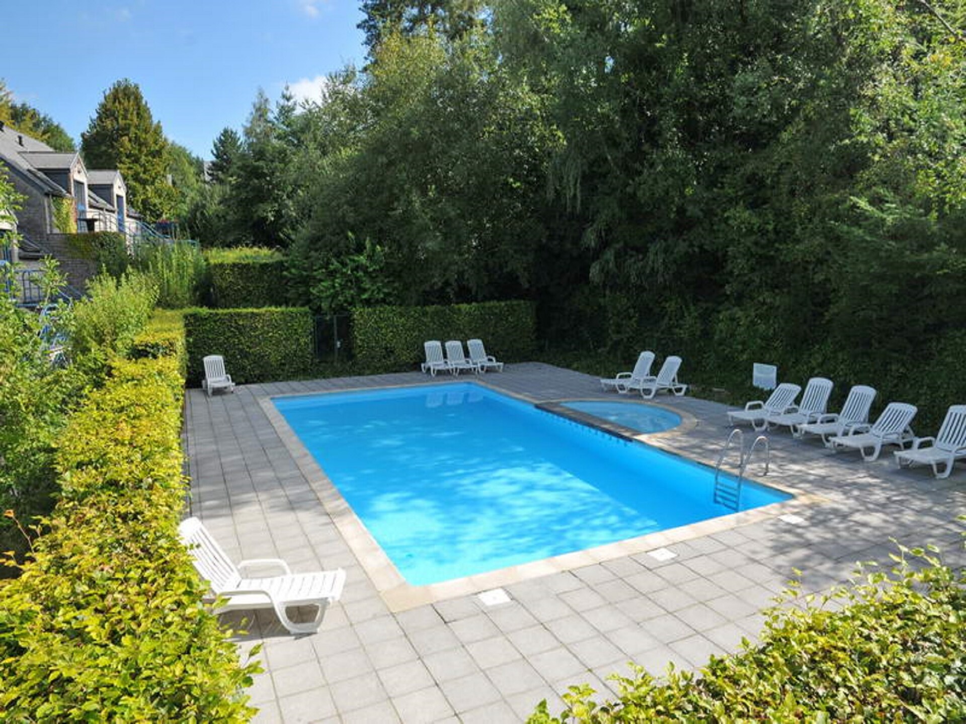 Rustiek appartement in Durbuy met open haard, tuin en zwembad - foto 1