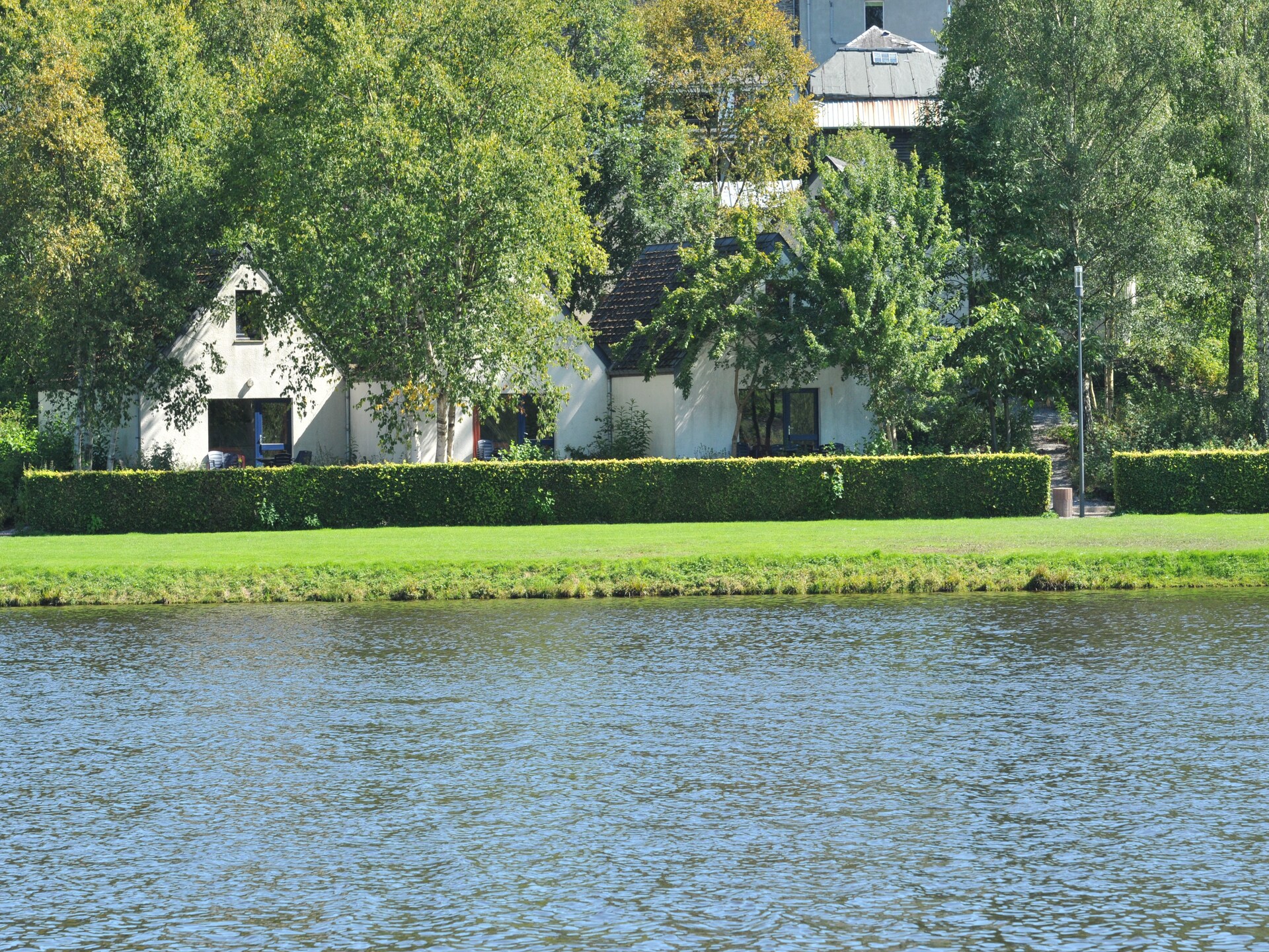 Sfeervol vissershuisje aan het meer in Vielsalm met sauna - foto 22