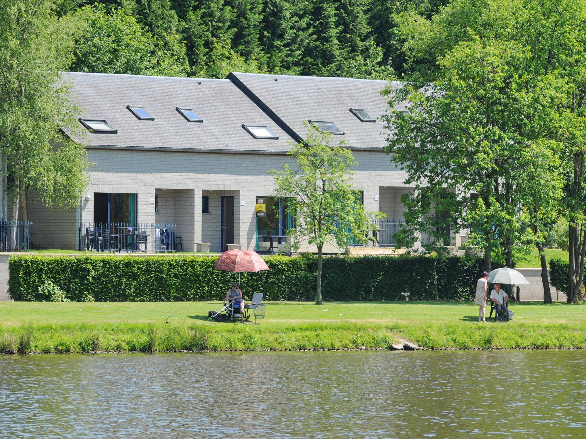 Sfeervol vissershuisje aan het meer in Vielsalm met sauna - foto 28