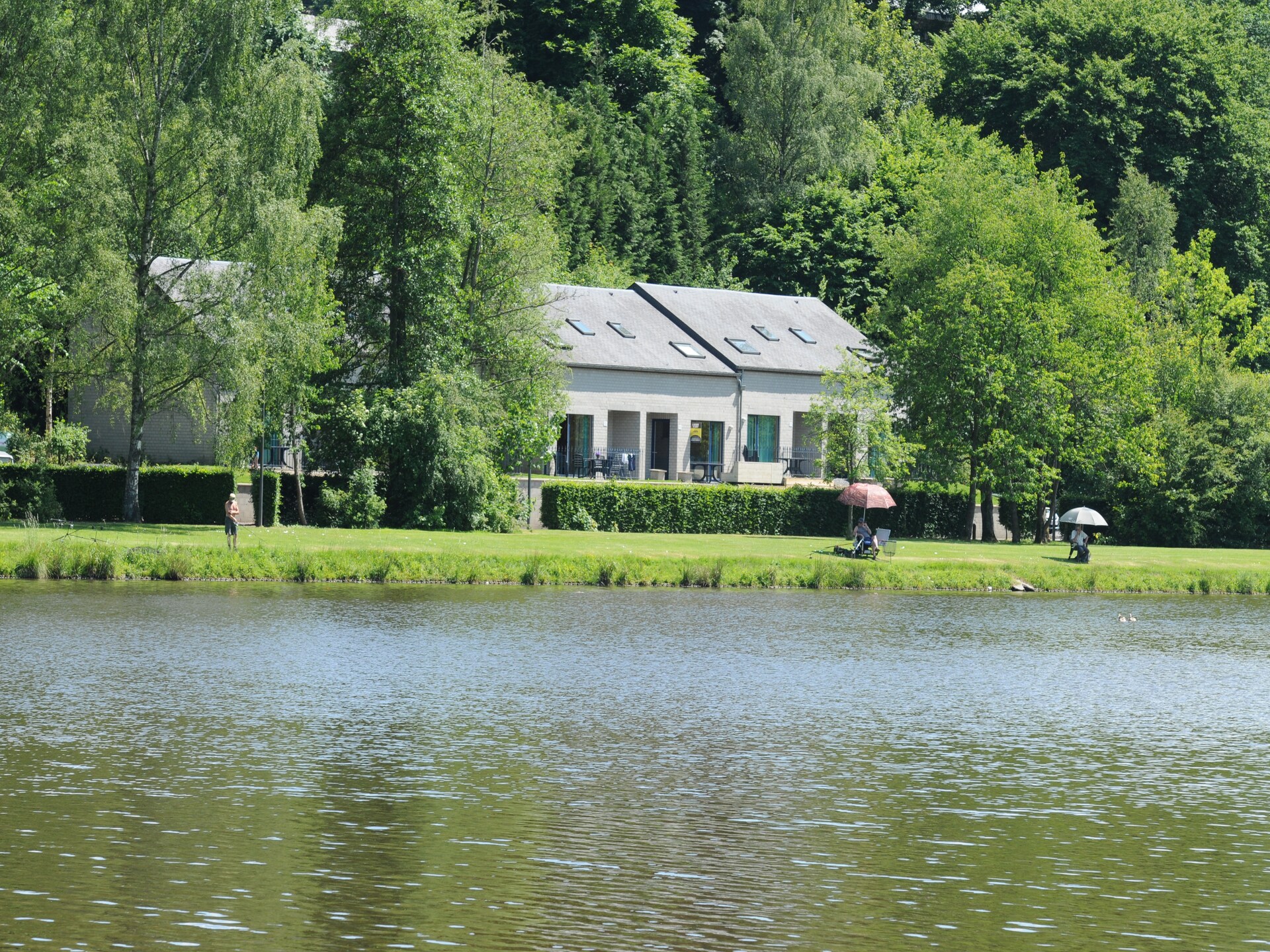 Sfeervol vissershuisje aan het meer in Vielsalm met sauna - foto 26