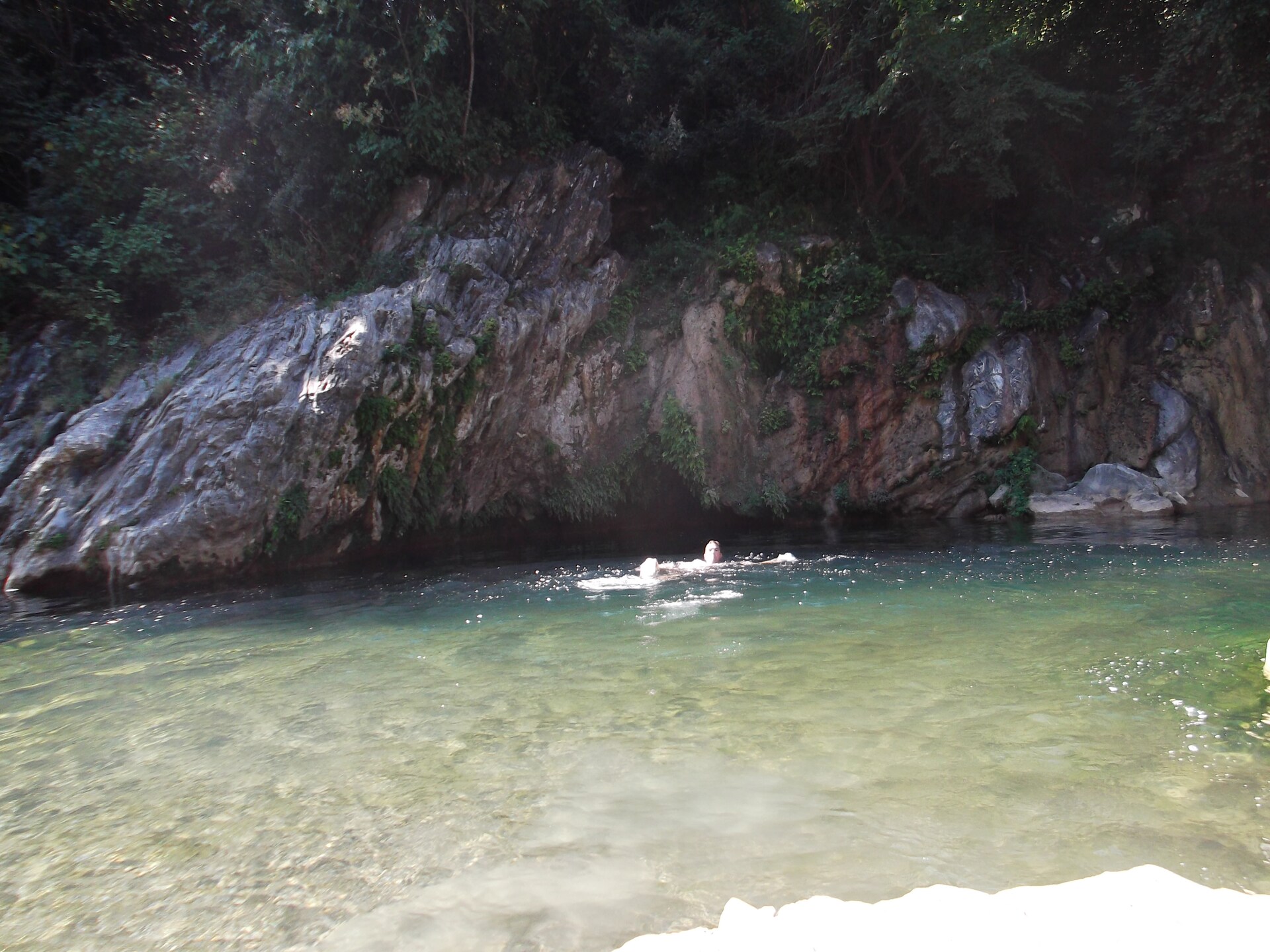 Vrijstaand vakantiehuis aan rivier en meer bij Folelli, 6 personen - foto 14