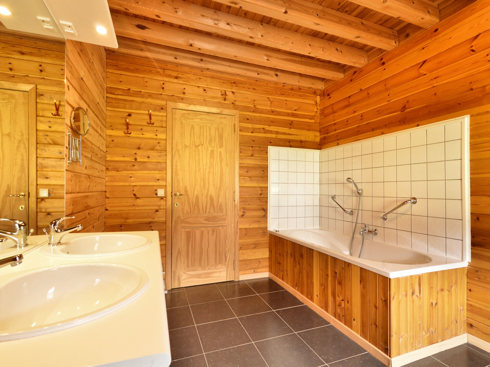 Ruim chalet voor 14 personen met sauna en speelruimte in de bossen bij Durbuy - foto 30