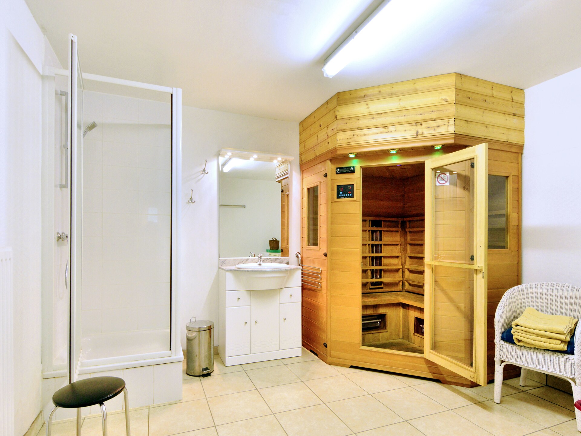 Ruim chalet voor 14 personen met sauna en speelruimte in de bossen bij Durbuy - foto 38