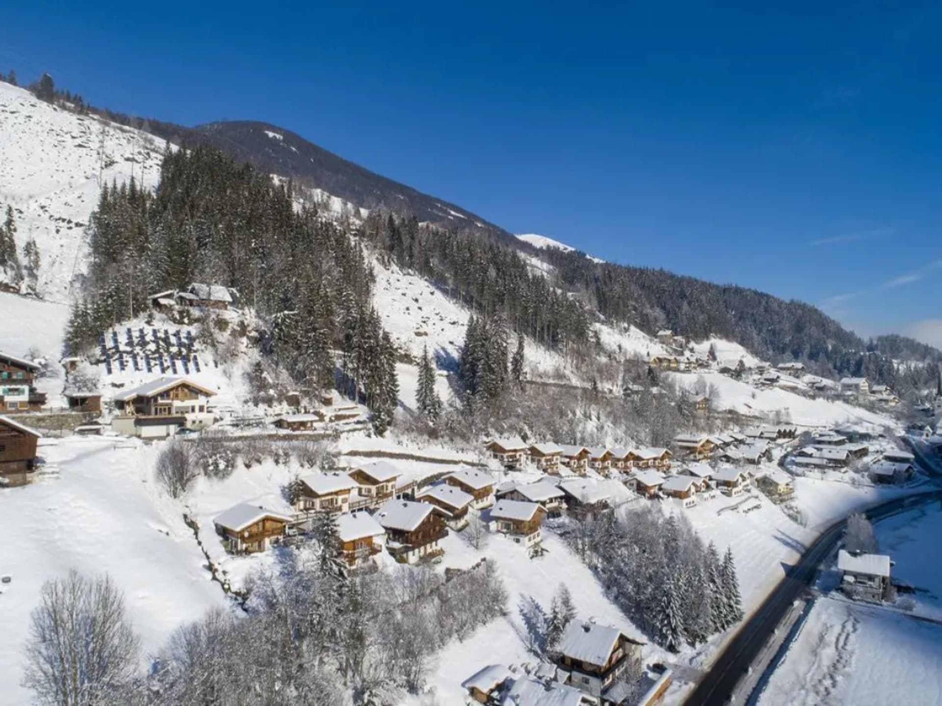 Centraal gelegen chalet aan de piste in Wald-Königsleiten · 6 pers. - foto 35