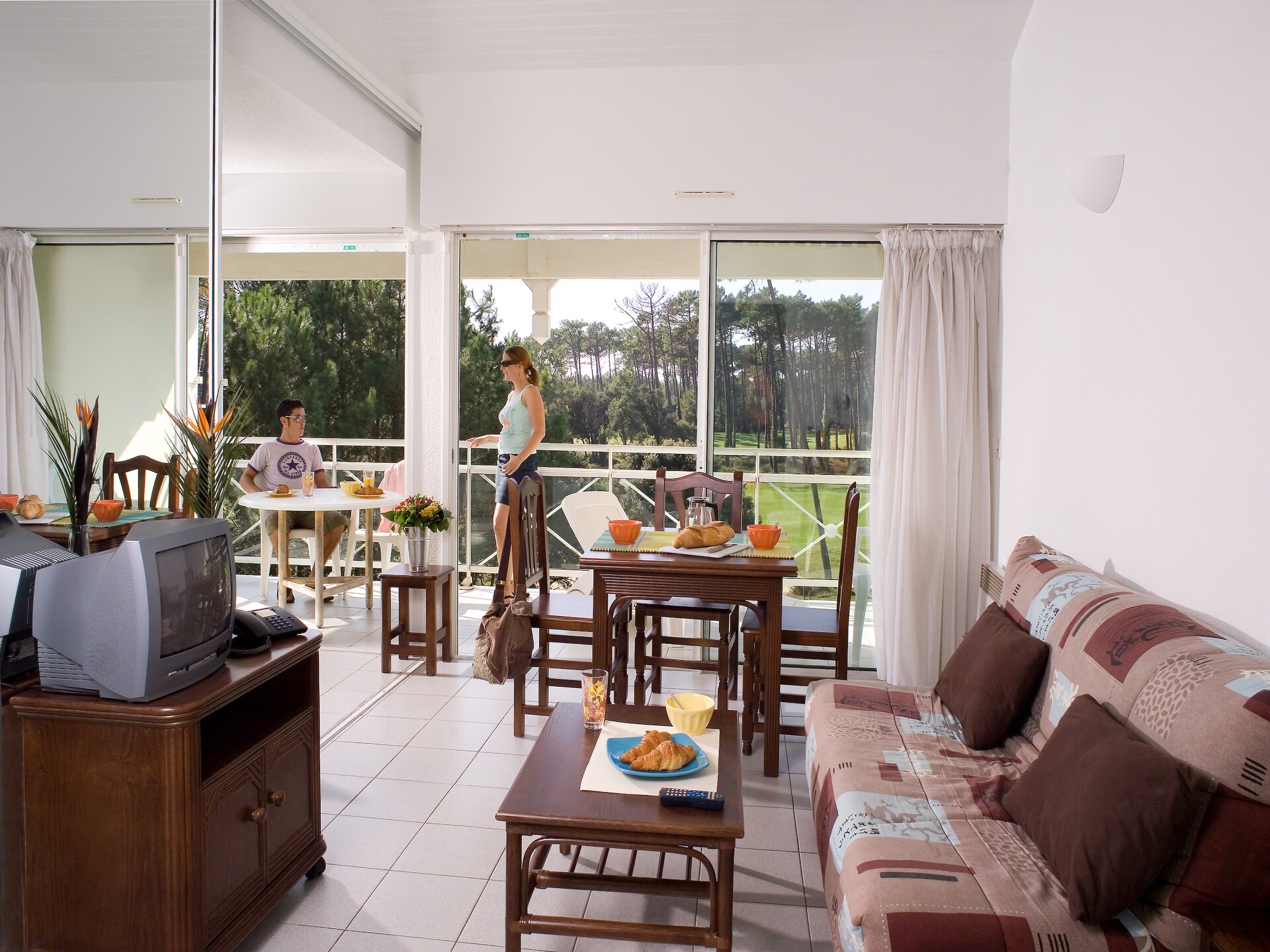 Licht appartement aan de golfbaan met uitzicht op zwembad, vlakbij strand - foto 3