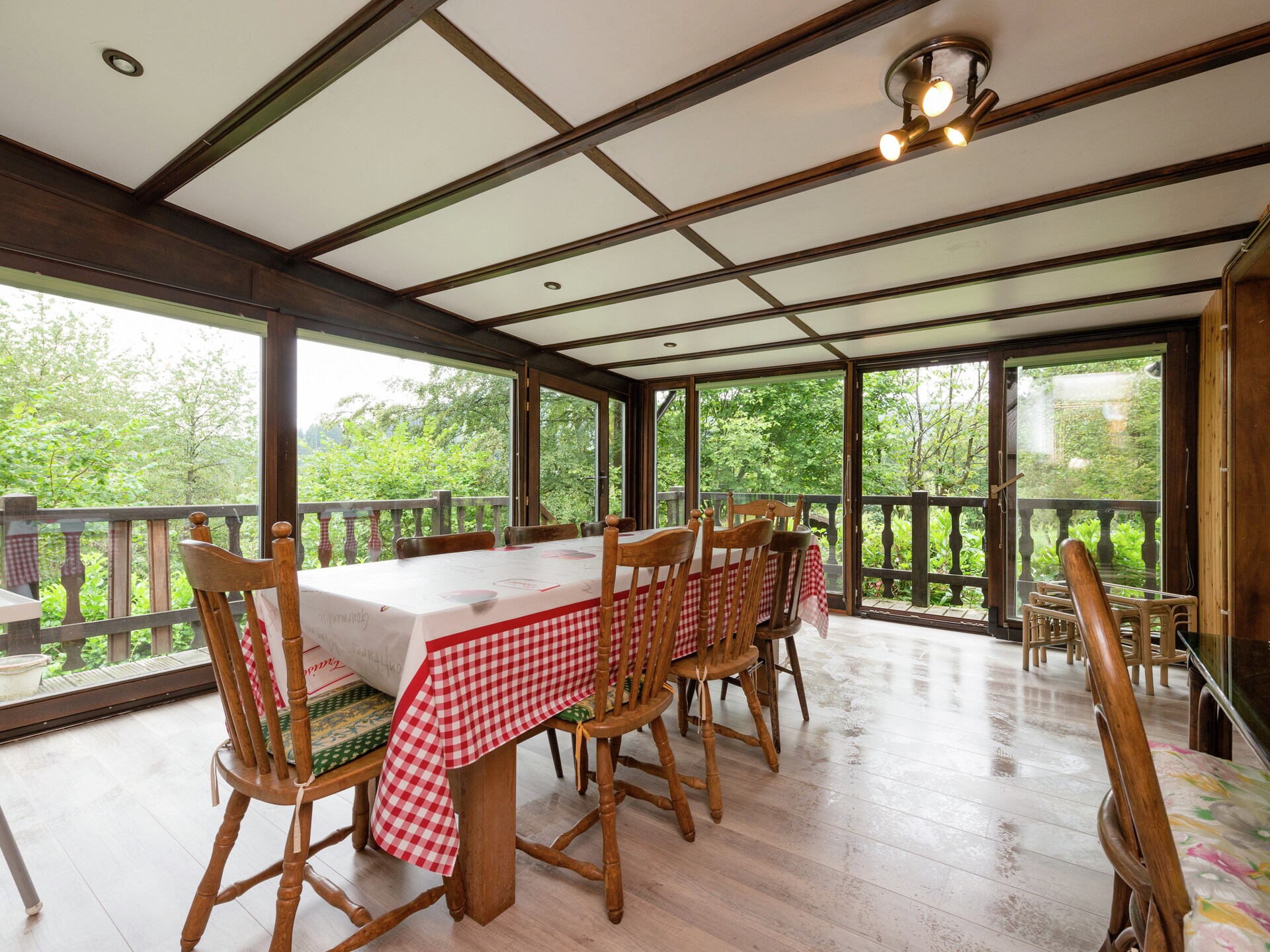Op 1 km van het meer: 6-persoons chalet in Maboge - foto 3