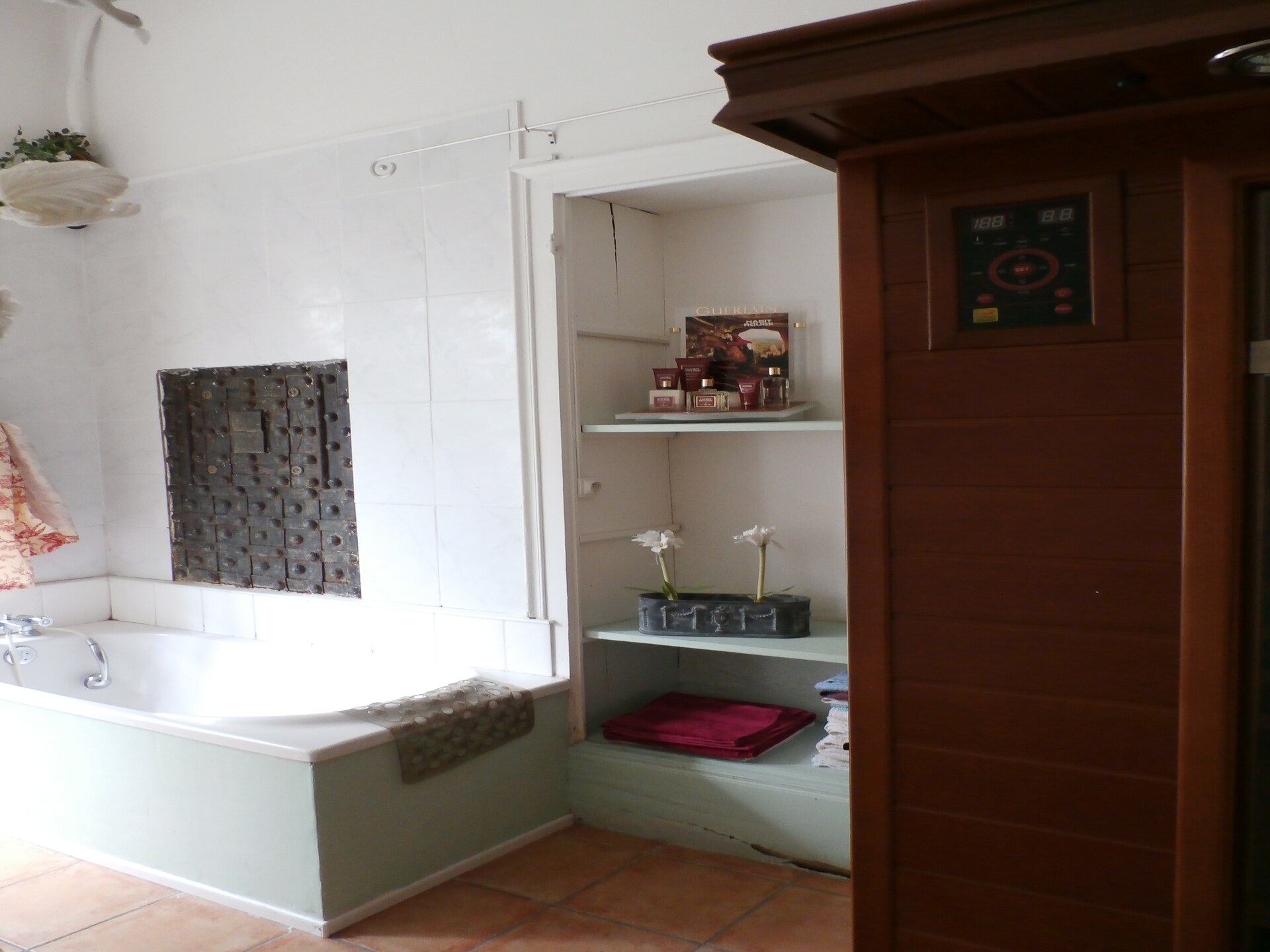 Karakteristiek vakantiehuis in centrum Gray met uitzicht op basiliek - foto 15