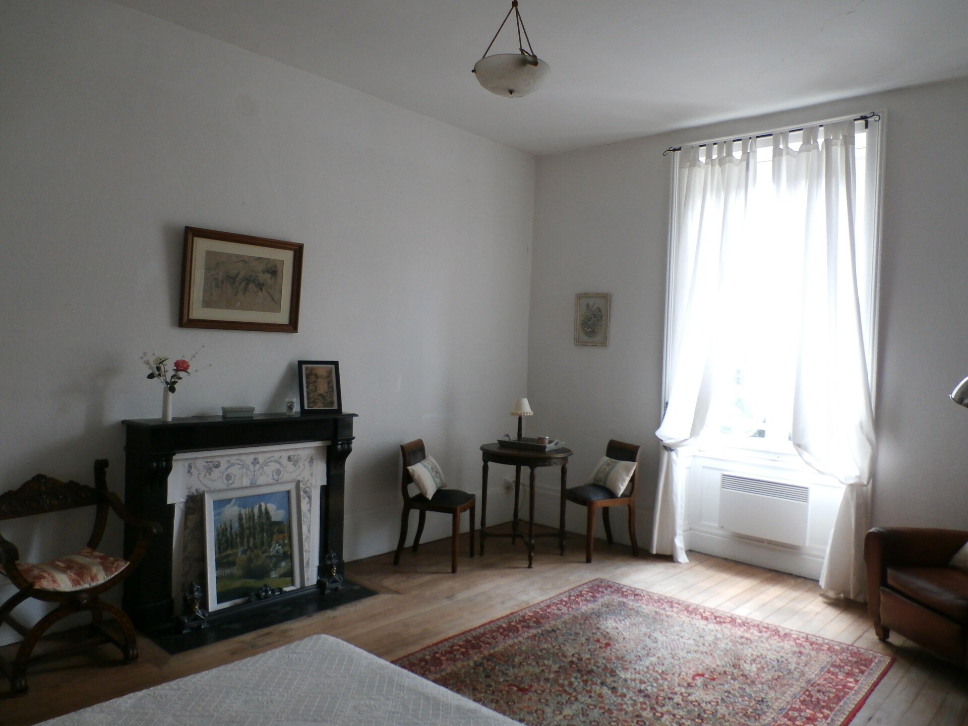 Karakteristiek vakantiehuis in centrum Gray met uitzicht op basiliek - foto 32