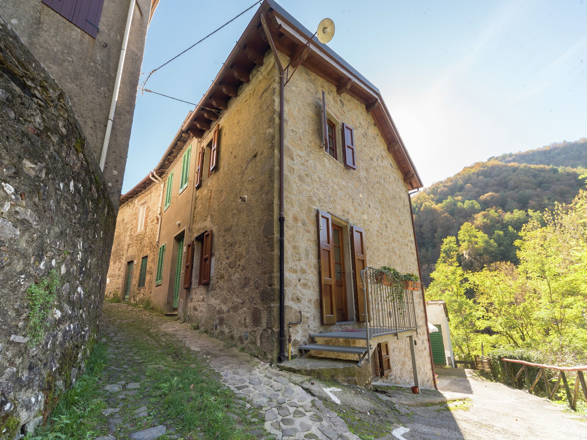 Elegant landhuis in Pescaglia: 6p, bos & dorp op 100m, meer op 1km - foto 1