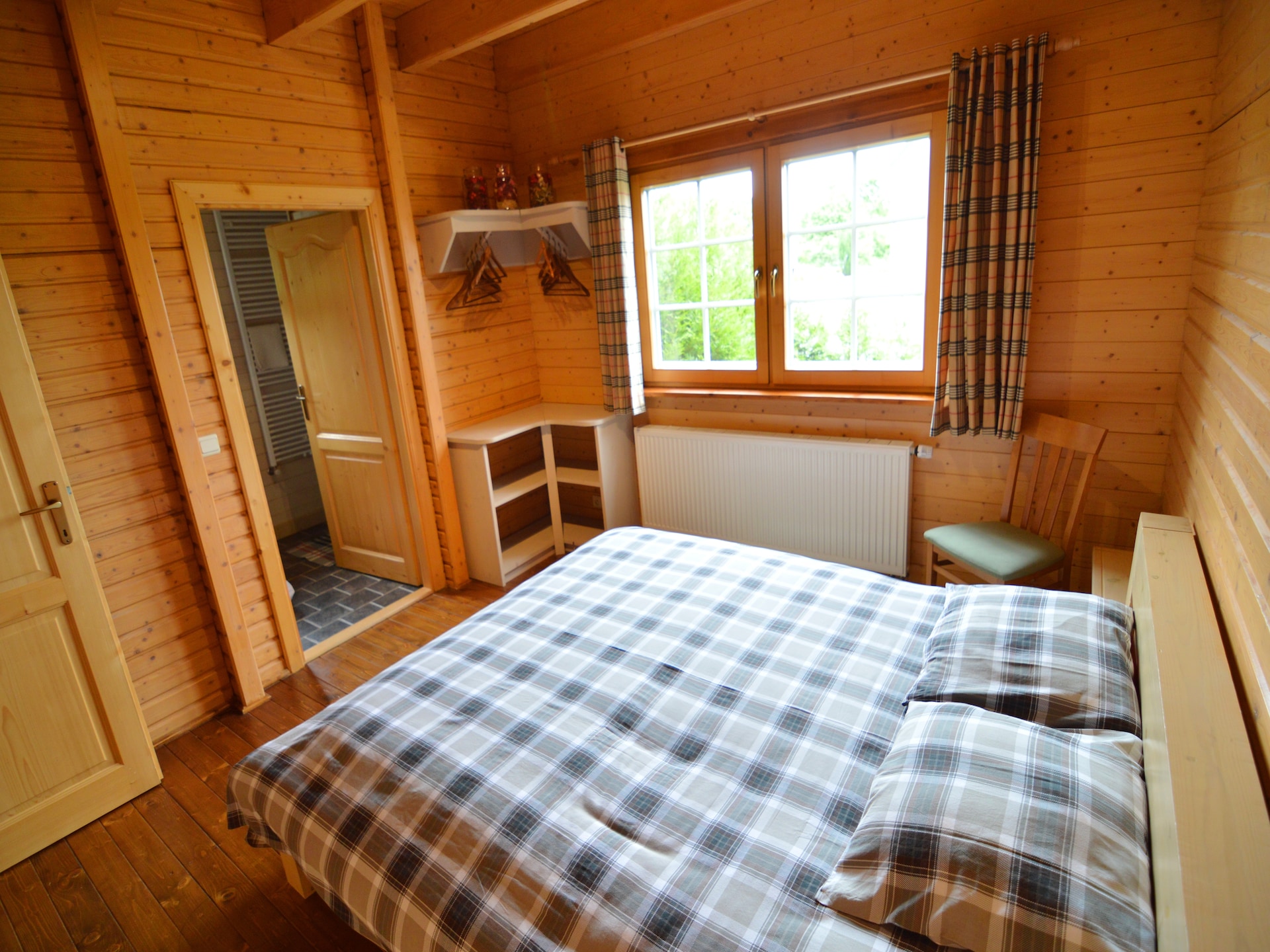 8-persoons chalet met sauna en bubbelbad in Septon - foto 15