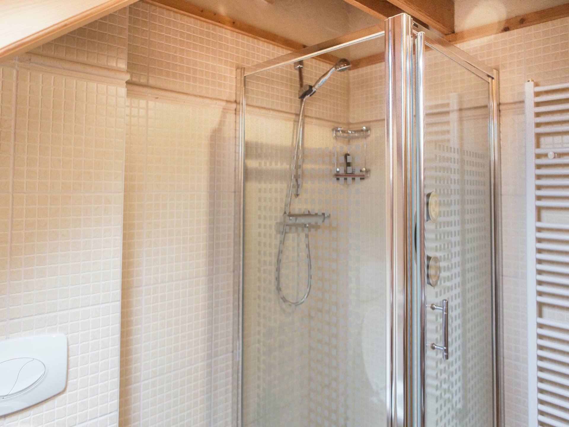 8-persoons chalet met sauna en bubbelbad in Septon - foto 20