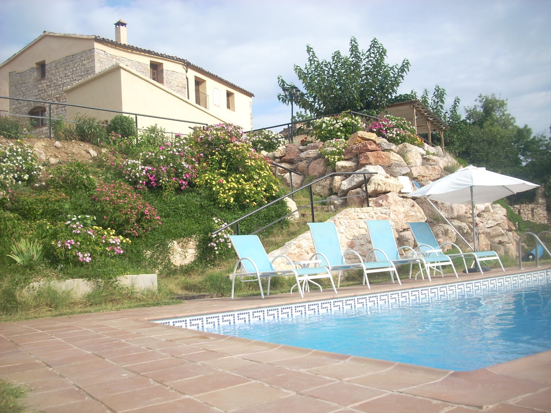 Gerestaureerd landhuis met privézwembad en uitzicht op Montserrat - foto 9