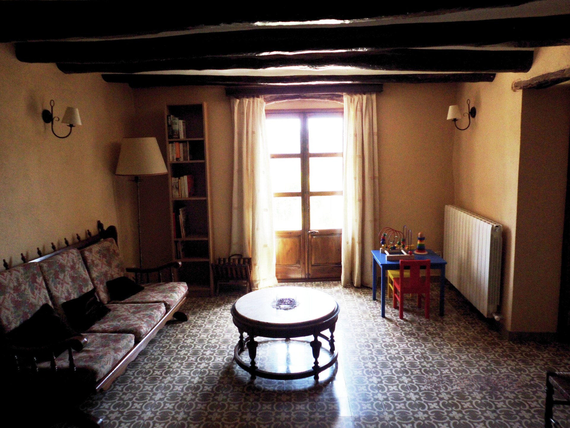 Gerestaureerd landhuis met privézwembad en uitzicht op Montserrat - foto 18