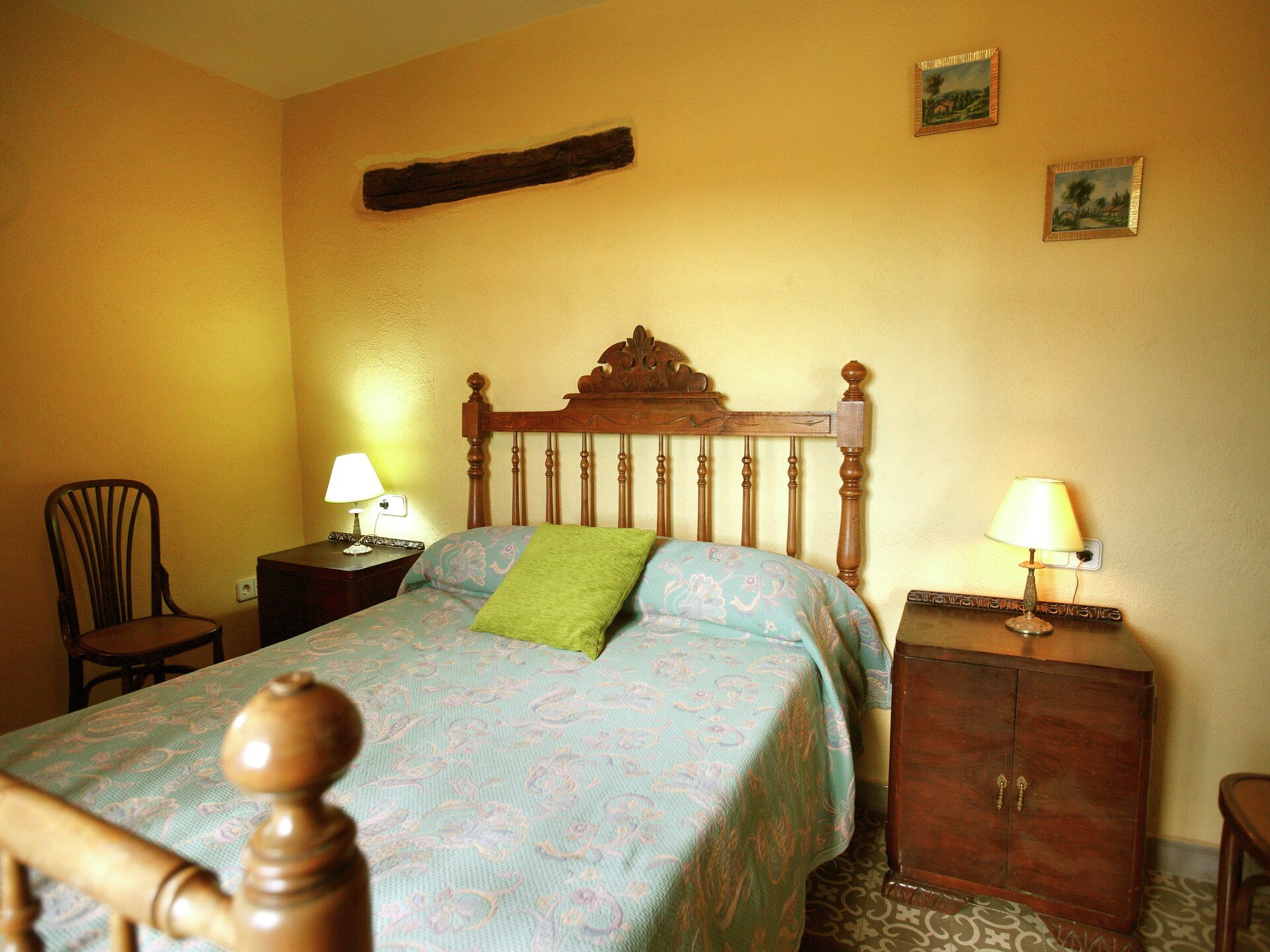 Gerestaureerd landhuis met privézwembad en uitzicht op Montserrat - foto 27