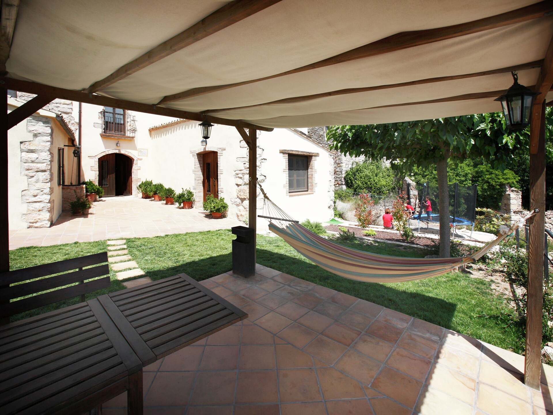 Gerestaureerd landhuis met privézwembad en uitzicht op Montserrat - foto 20