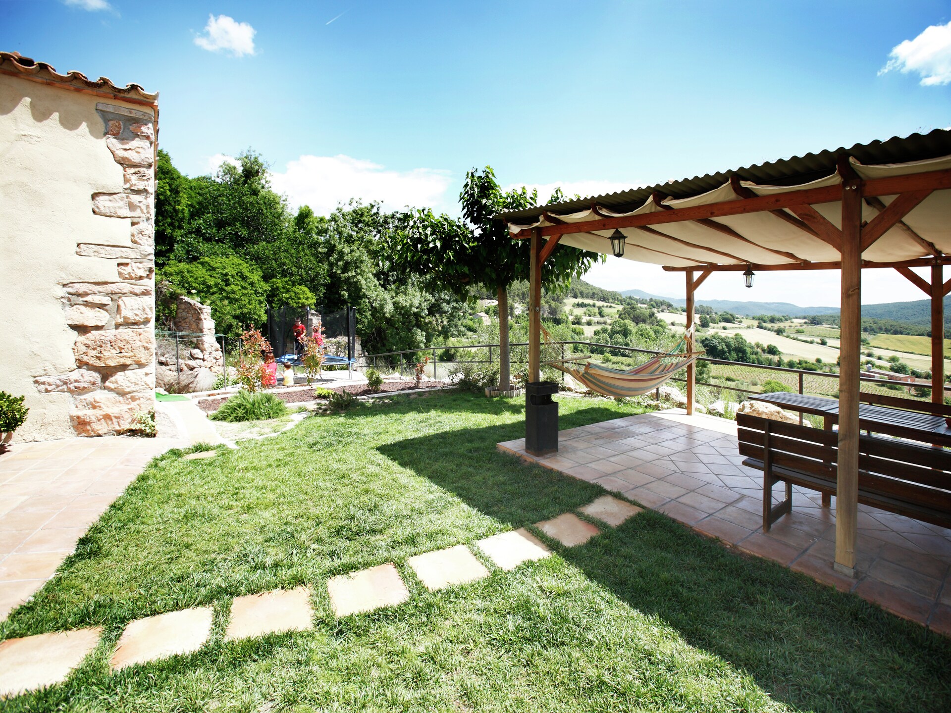 Gerestaureerd landhuis met privézwembad en uitzicht op Montserrat - foto 25