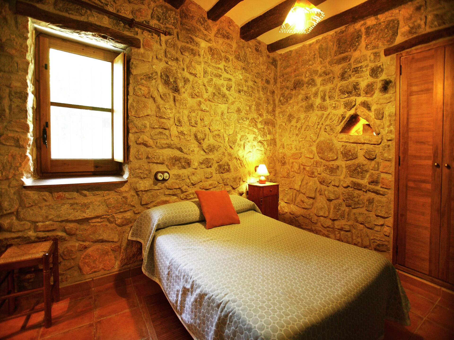 Gerestaureerd landhuis met privézwembad en uitzicht op Montserrat - foto 21