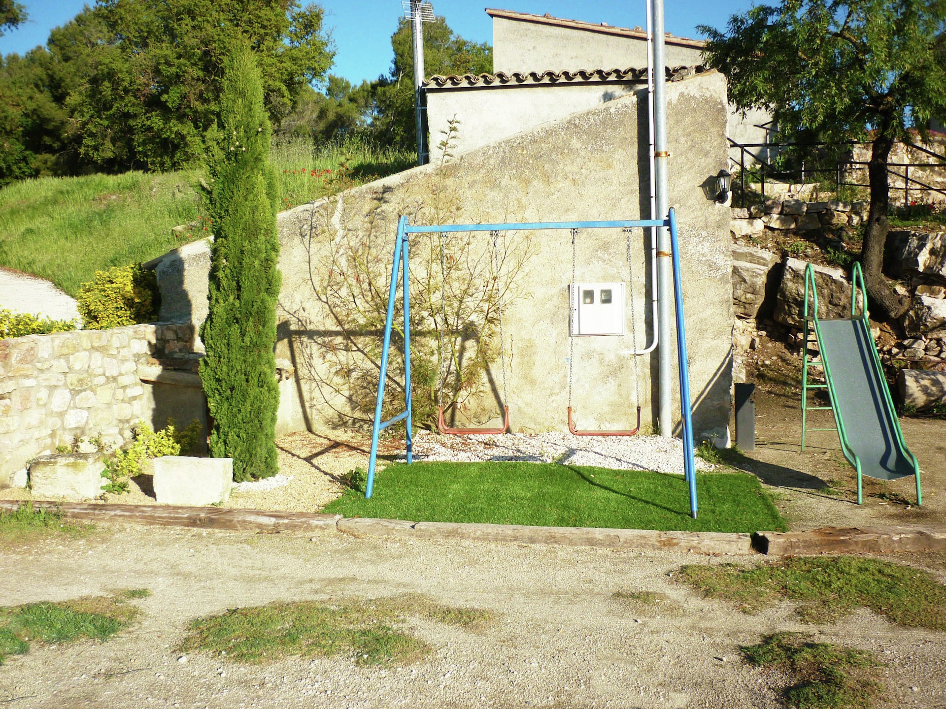 Gerestaureerd landhuis met privézwembad en uitzicht op Montserrat - foto 28