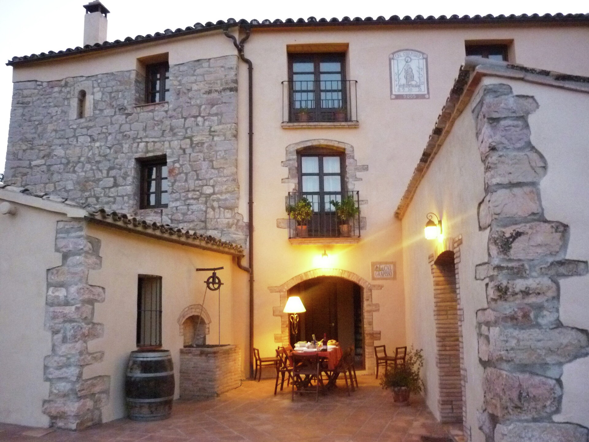 Gerestaureerd landhuis met privézwembad en uitzicht op Montserrat - foto 13