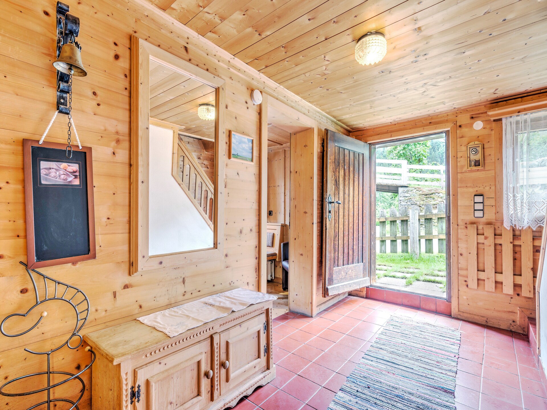 Op 1,0 km van de piste: Vakantiehuis Schmiddle in Matrei - foto 7