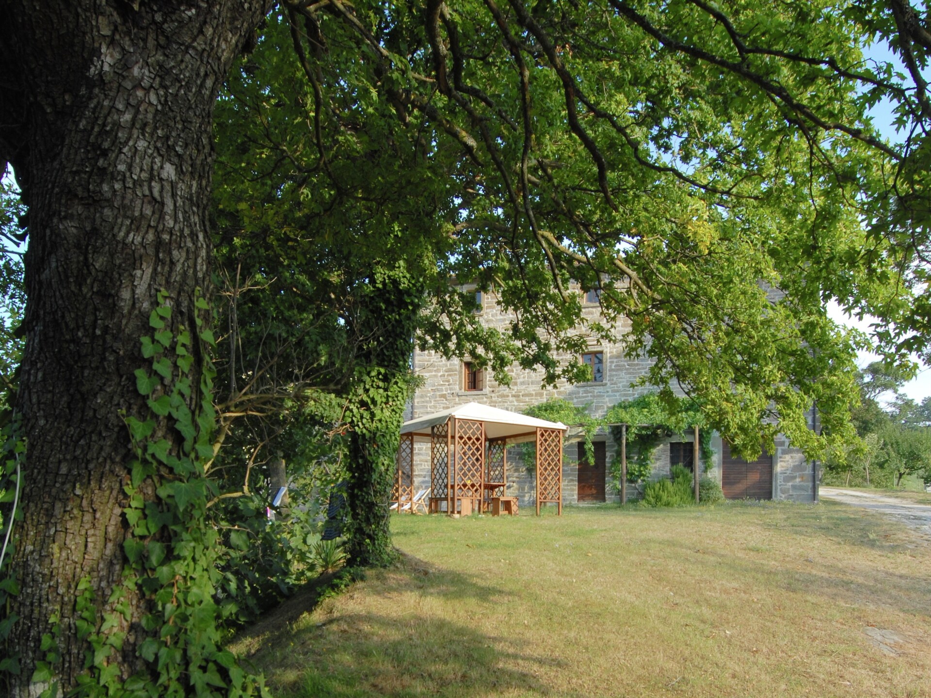 Ruim 17e-eeuws boerderijappartement in de truffelstreek bij Apecchio - foto 35