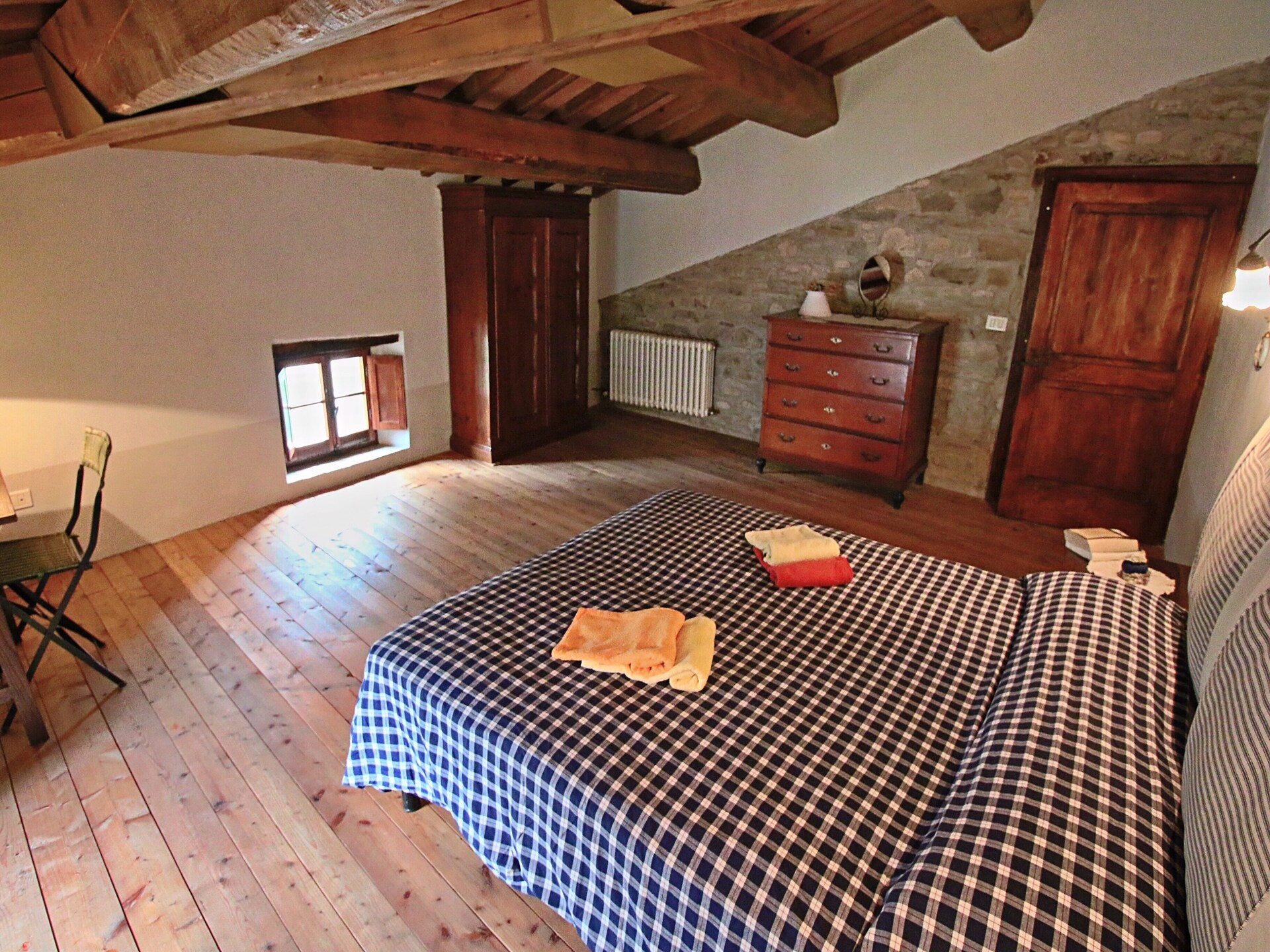 Ruim 17e-eeuws boerderijappartement in de truffelstreek bij Apecchio - foto 21