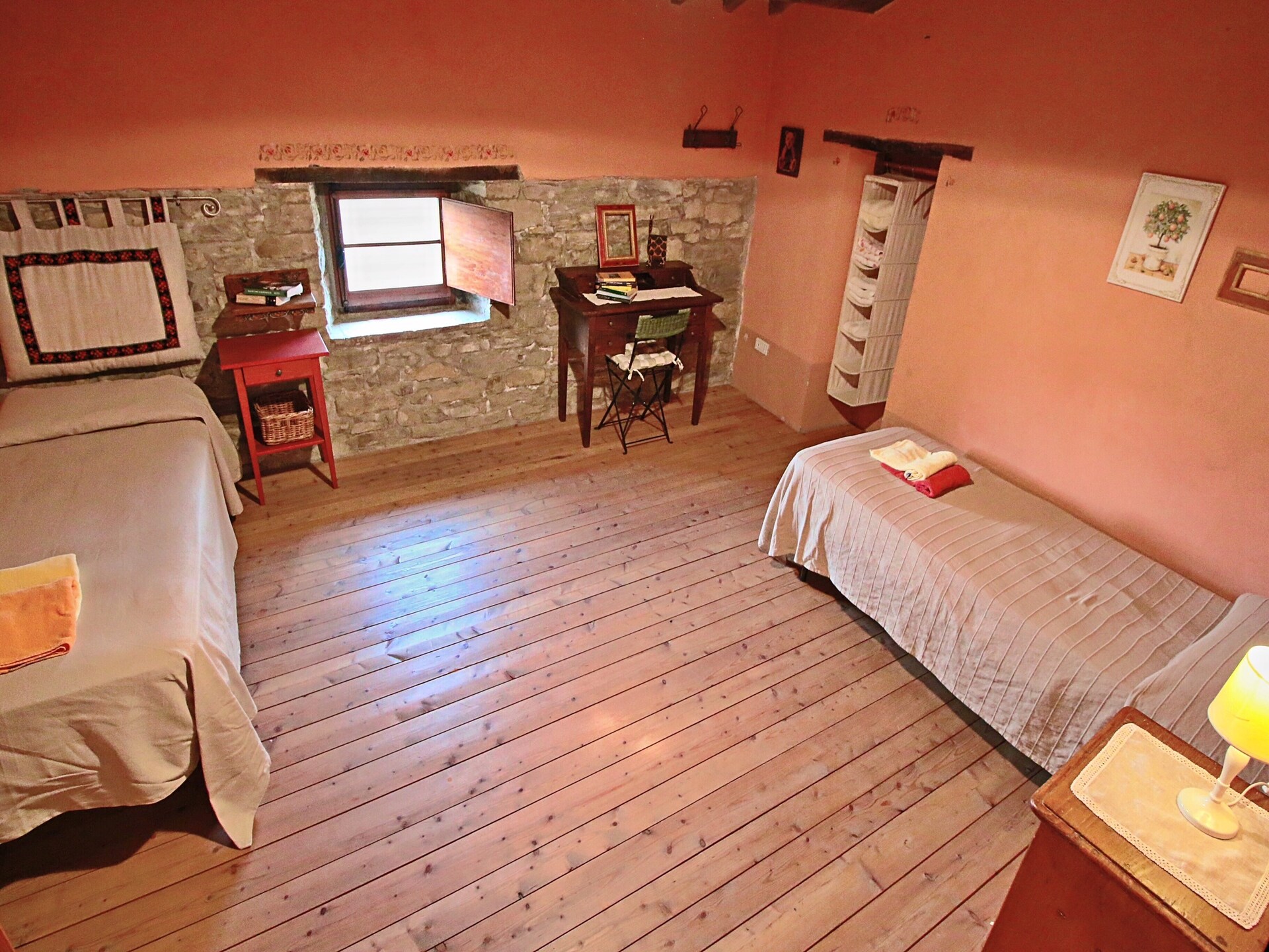 Ruim 17e-eeuws boerderijappartement in de truffelstreek bij Apecchio - foto 24