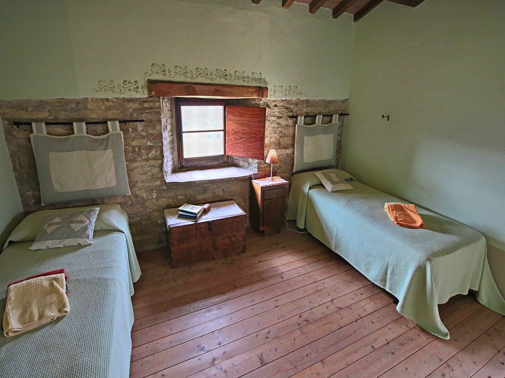 Ruim 17e-eeuws boerderijappartement in de truffelstreek bij Apecchio - foto 26