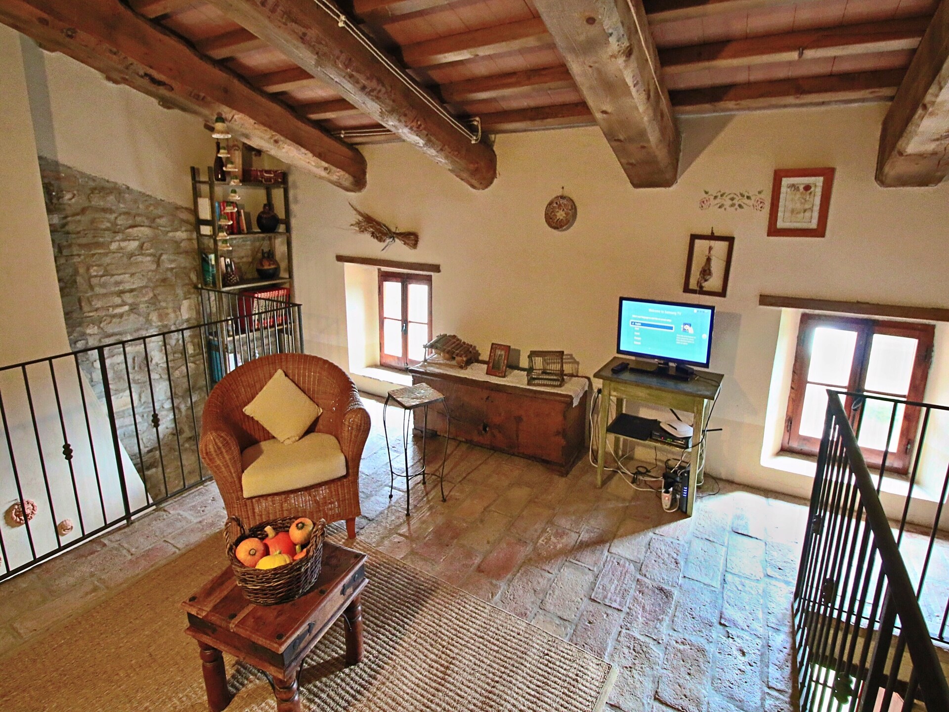 Ruim 17e-eeuws boerderijappartement in de truffelstreek bij Apecchio - foto 15