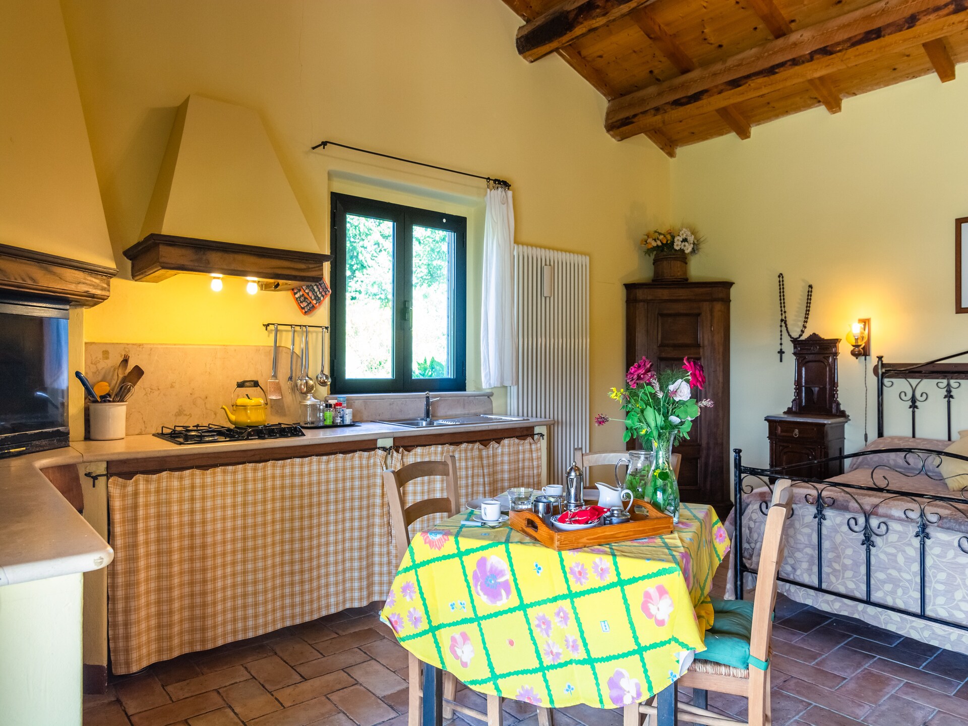 Romantisch vrijstaand huisje met zwembad en uitzicht bij Cagli - foto 17