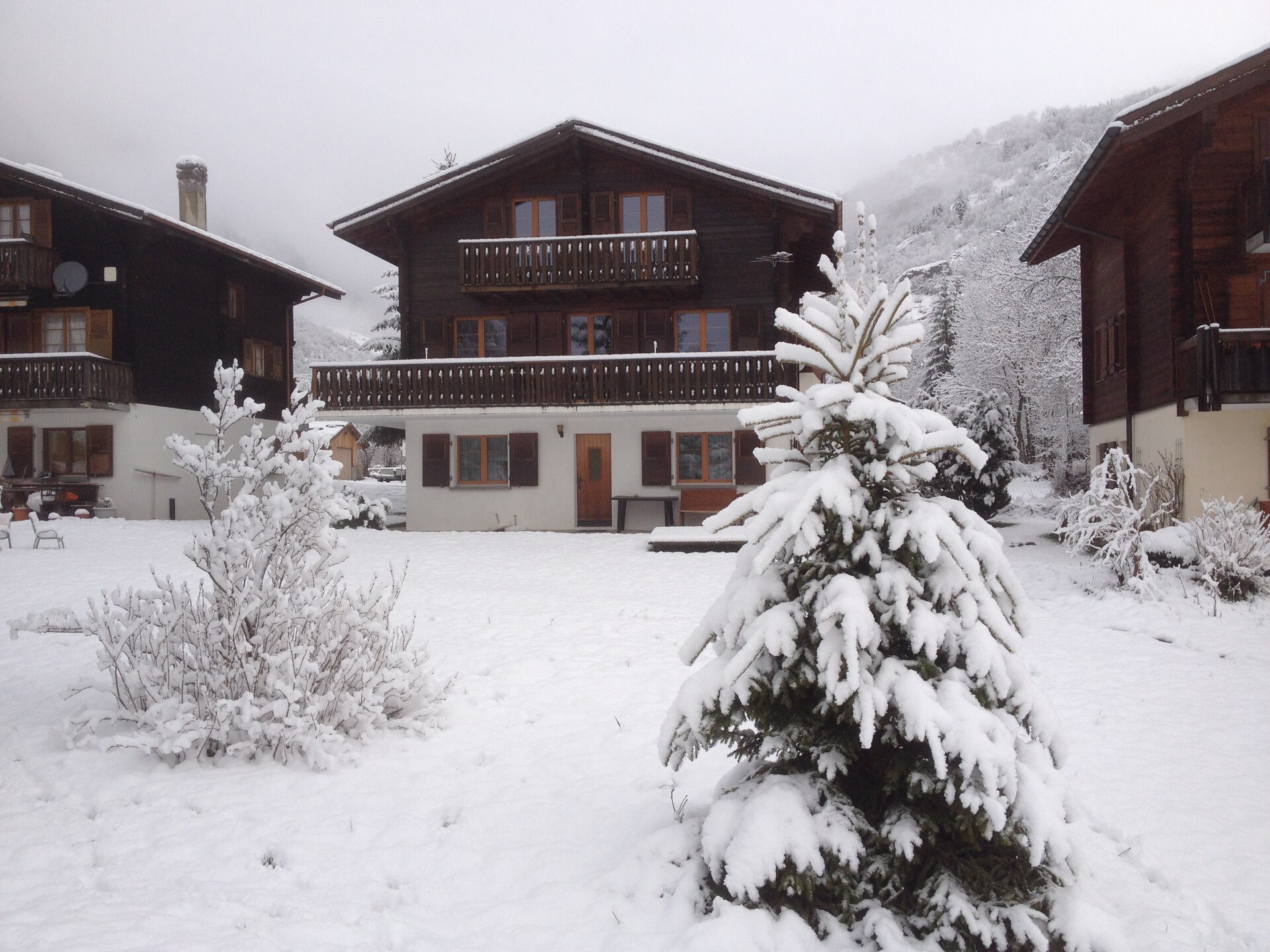 Knus appartement in Fieschertal met uitzicht op de Alpen en bos op 100m - foto 8